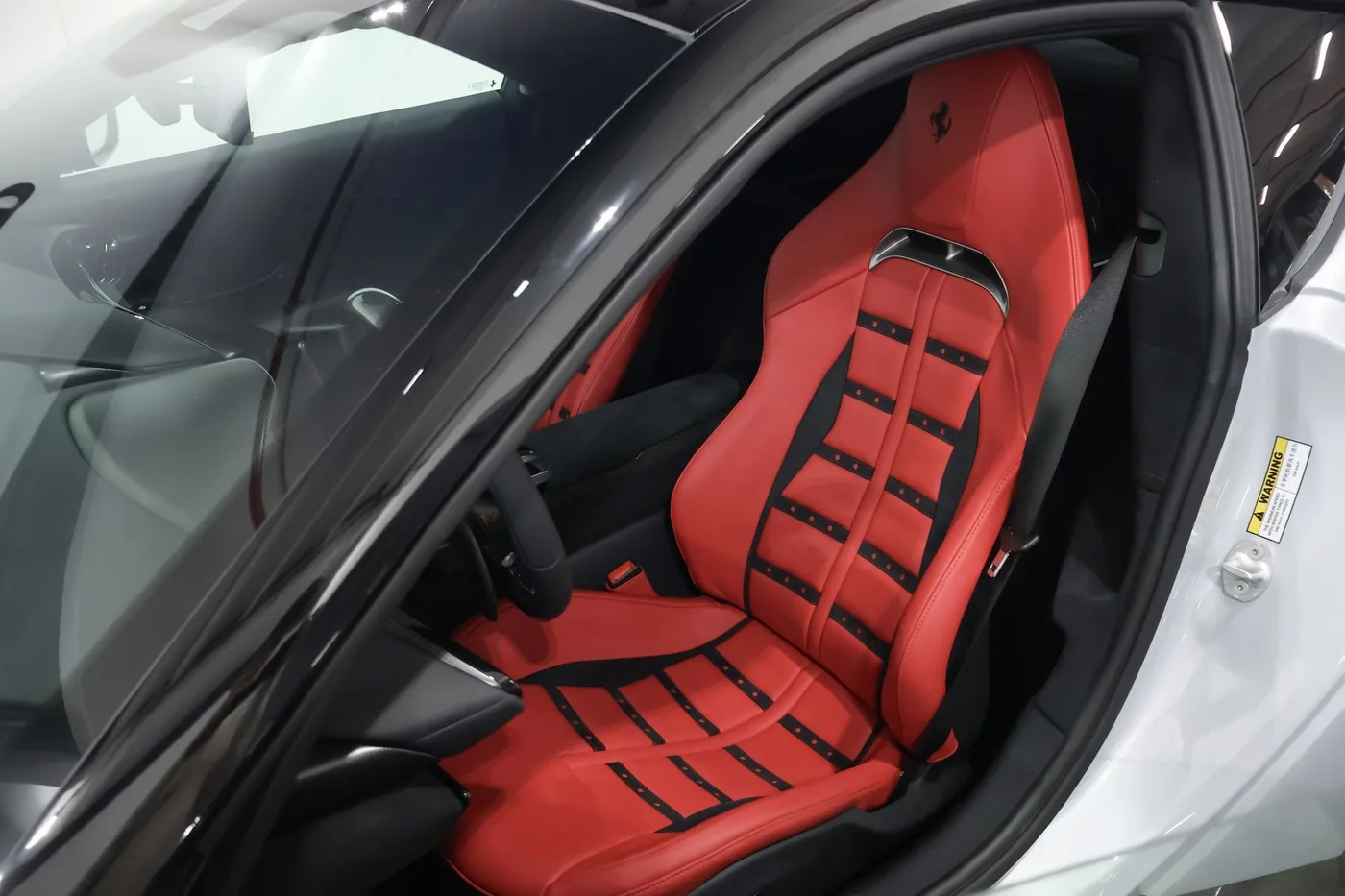 2025 Ferrari 12Cilindri offered by a supercar dealer in Zibido San Giacomo, Italy, photo 8 of 25