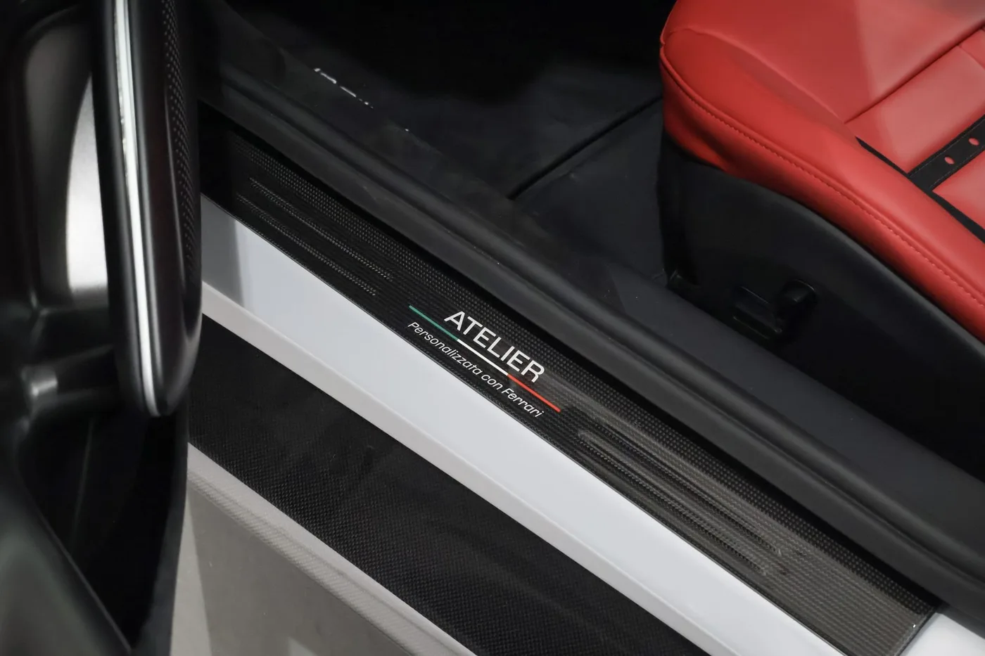 2025 Ferrari 12Cilindri offered by a supercar dealer in Zibido San Giacomo, Italy, photo 15 of 25