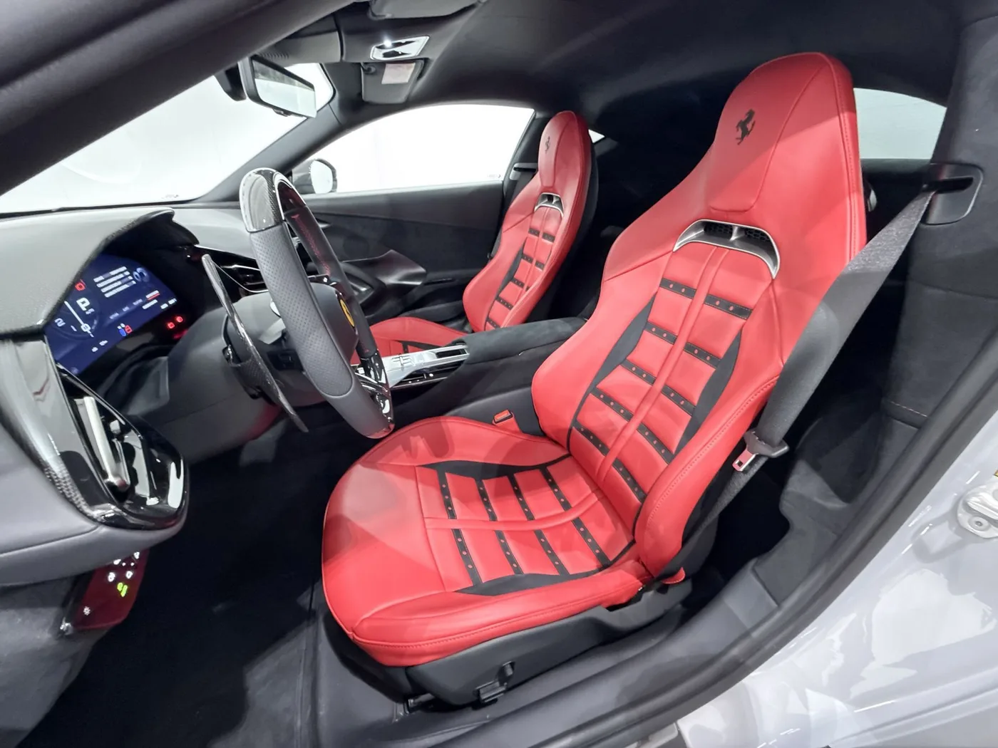 2025 Ferrari 12Cilindri offered by a supercar dealer in Zibido San Giacomo, Italy, photo 23 of 25