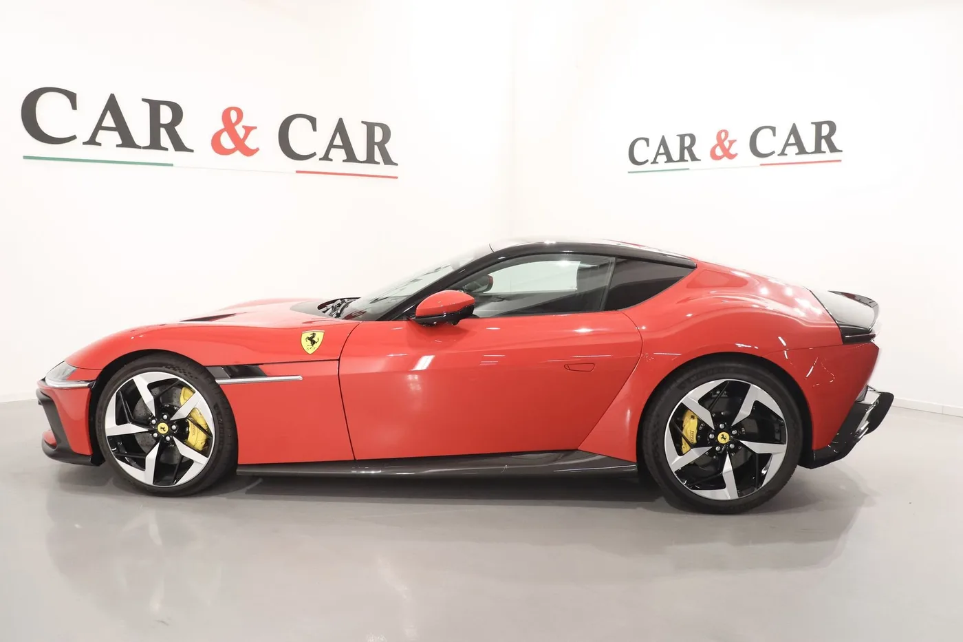 2025 Ferrari 12Cilindri offered by a supercar dealer in Zibido San Giacomo, Italy, photo 6 of 15