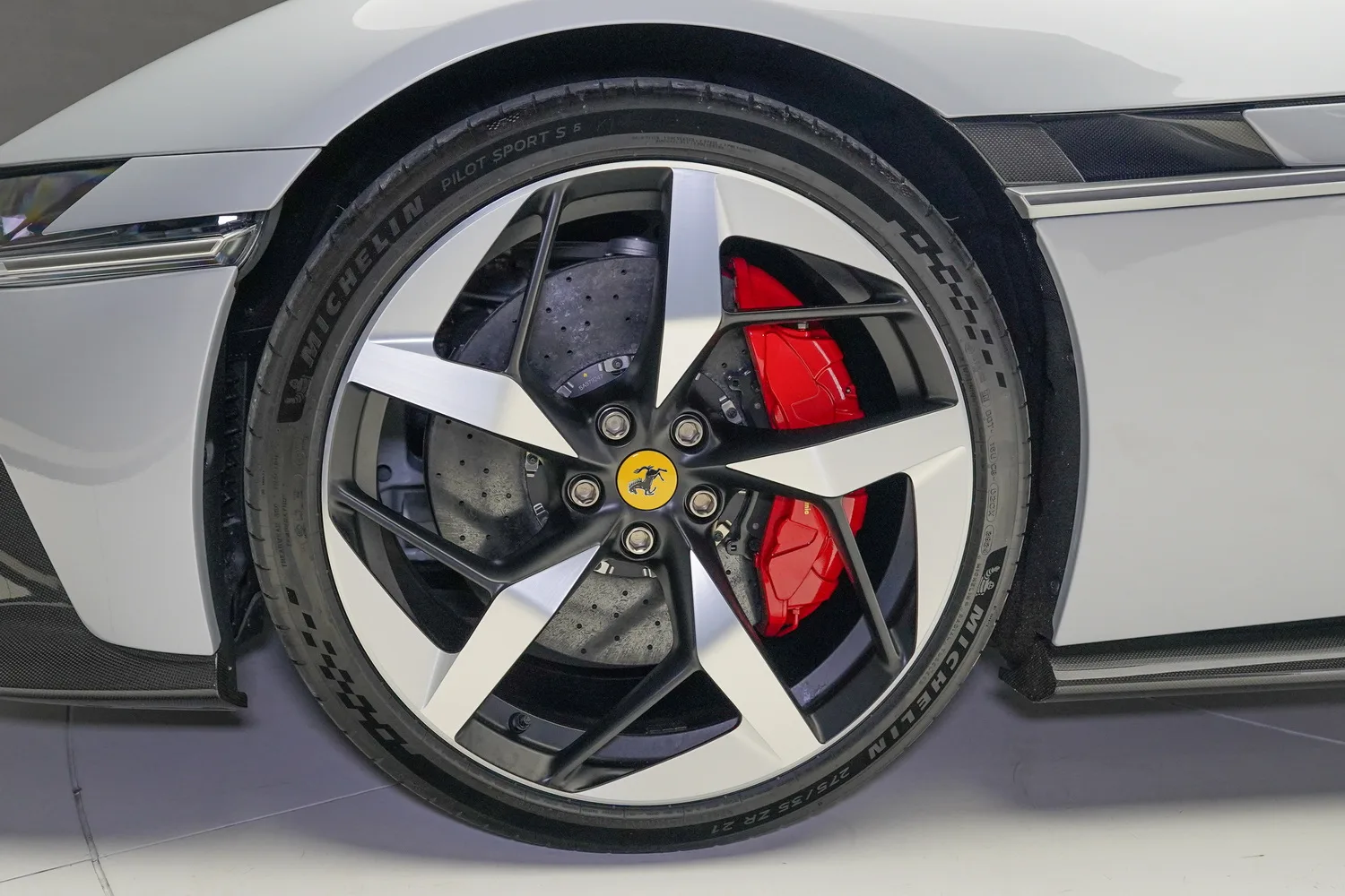 2025 Ferrari 12Cilindri, 9/20