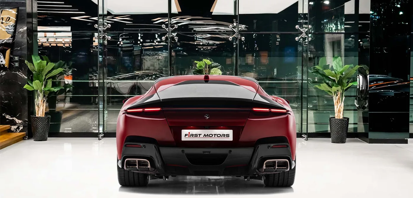 2025 Ferrari 12Cilindri proposée par un concessionnaire spécialisé à Dubai, Émirats arabes unis, vue extérieure 4