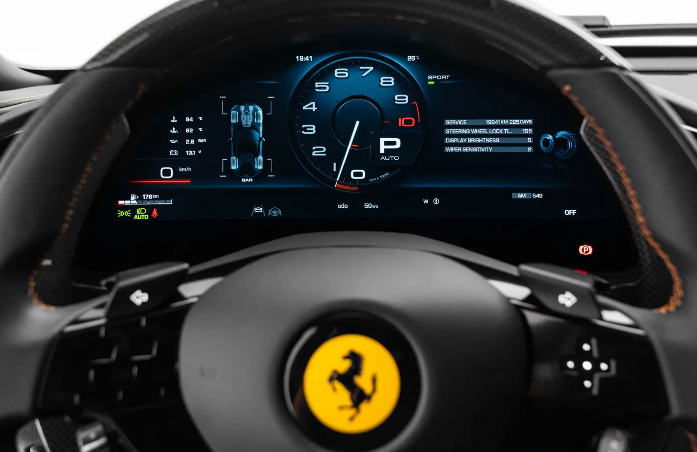 2025 Ferrari 12Cilindri proposée par un concessionnaire spécialisé à Dubai, Émirats arabes unis, photo 7 sur 10