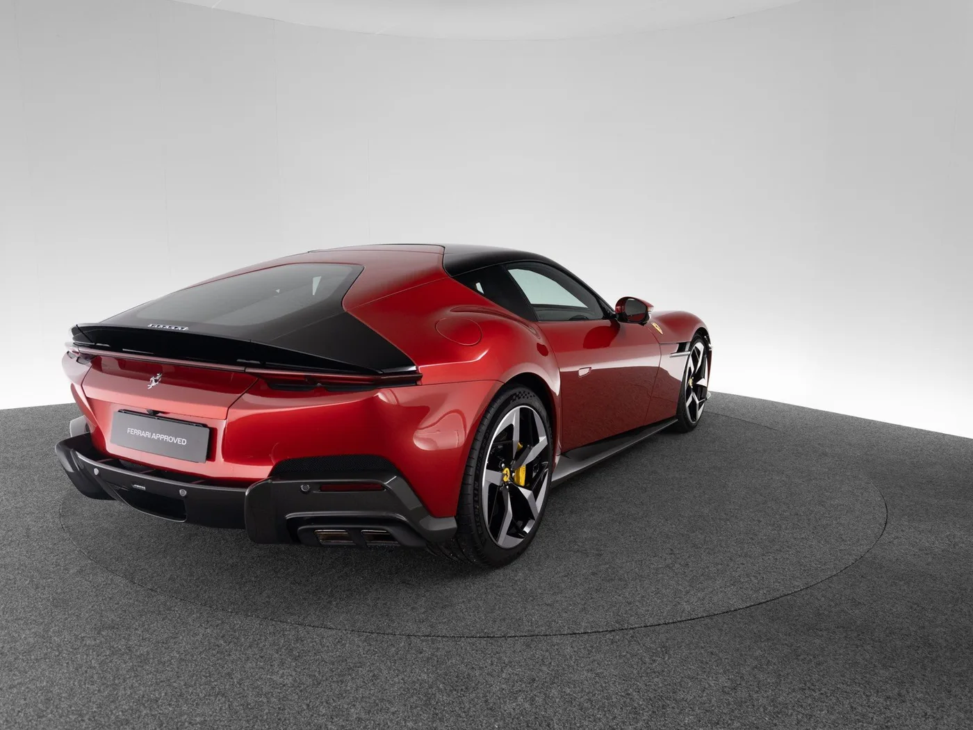 2025 Ferrari 12Cilindri proposée par un concessionnaire spécialisé à Singen, Allemagne, photo 6 sur 15
