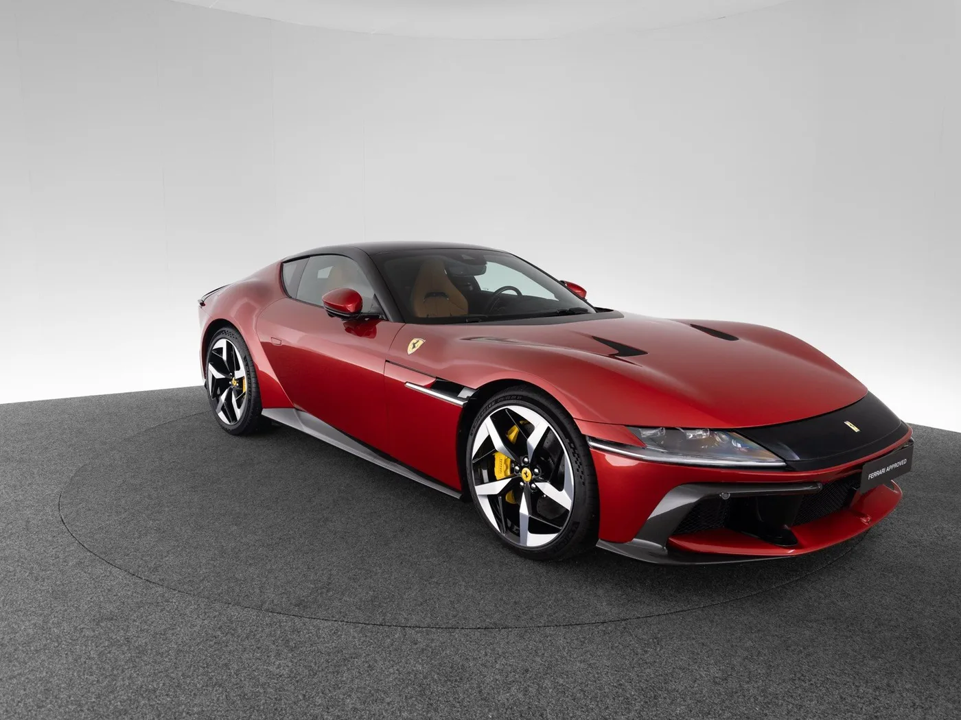 2025 Ferrari 12Cilindri proposée par un concessionnaire spécialisé à Singen, Allemagne, photo 8 sur 15