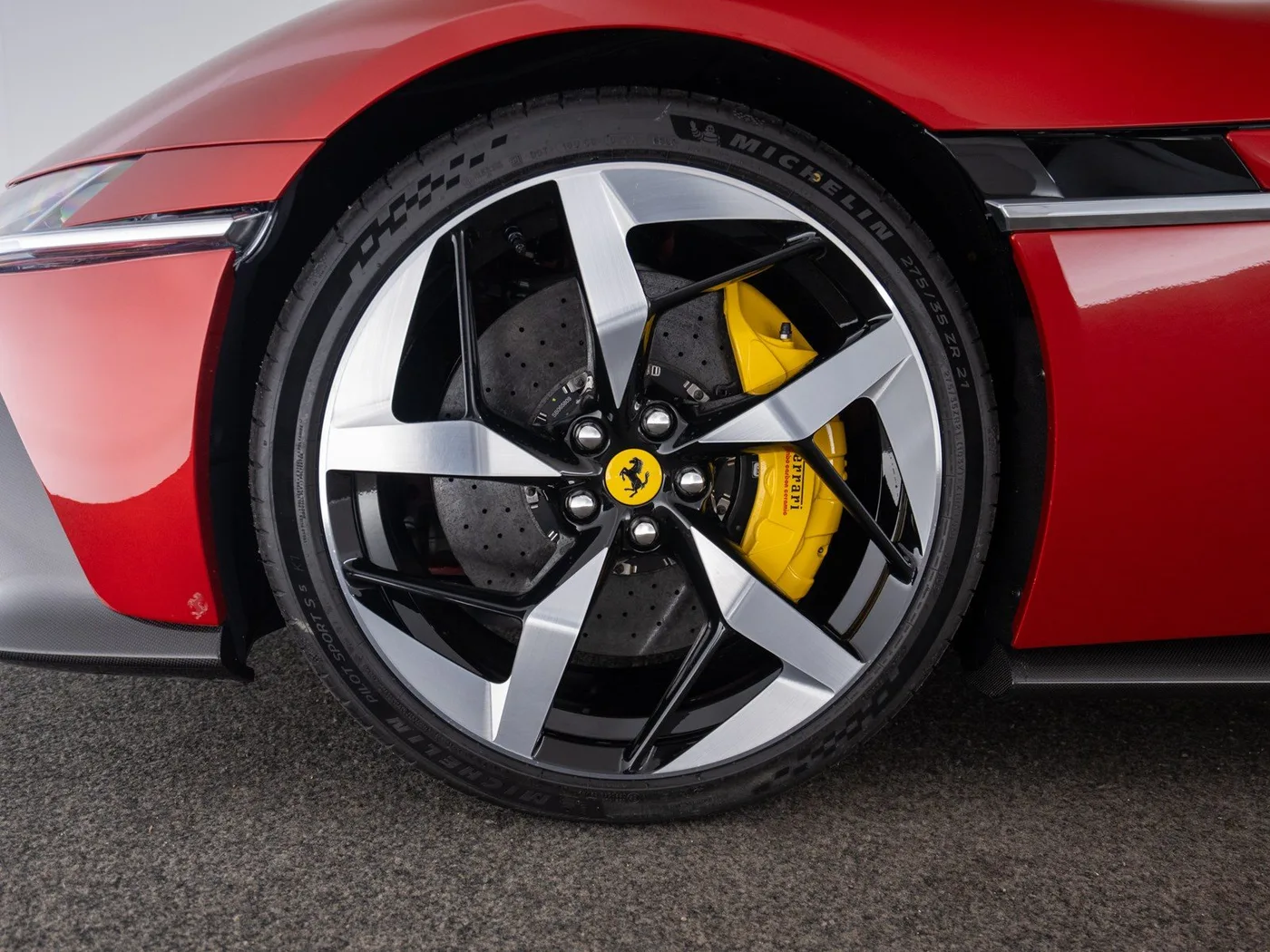 2025 Ferrari 12Cilindri proposée par un concessionnaire spécialisé à Singen, Allemagne, photo 10 sur 15
