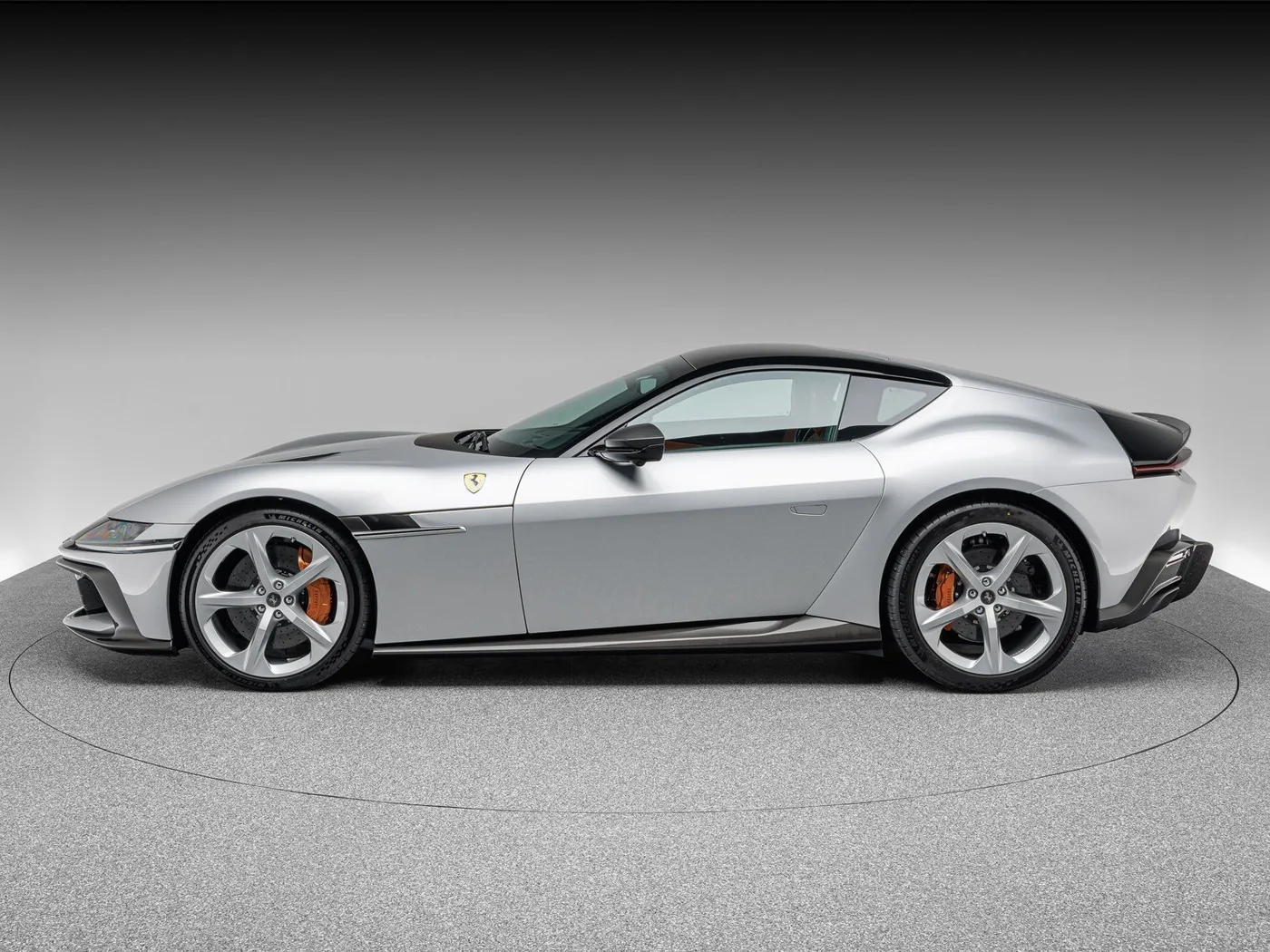 2025 Ferrari 12Cilindri proposée par un concessionnaire spécialisé à Böblingen, Allemagne, photo 2 sur 15