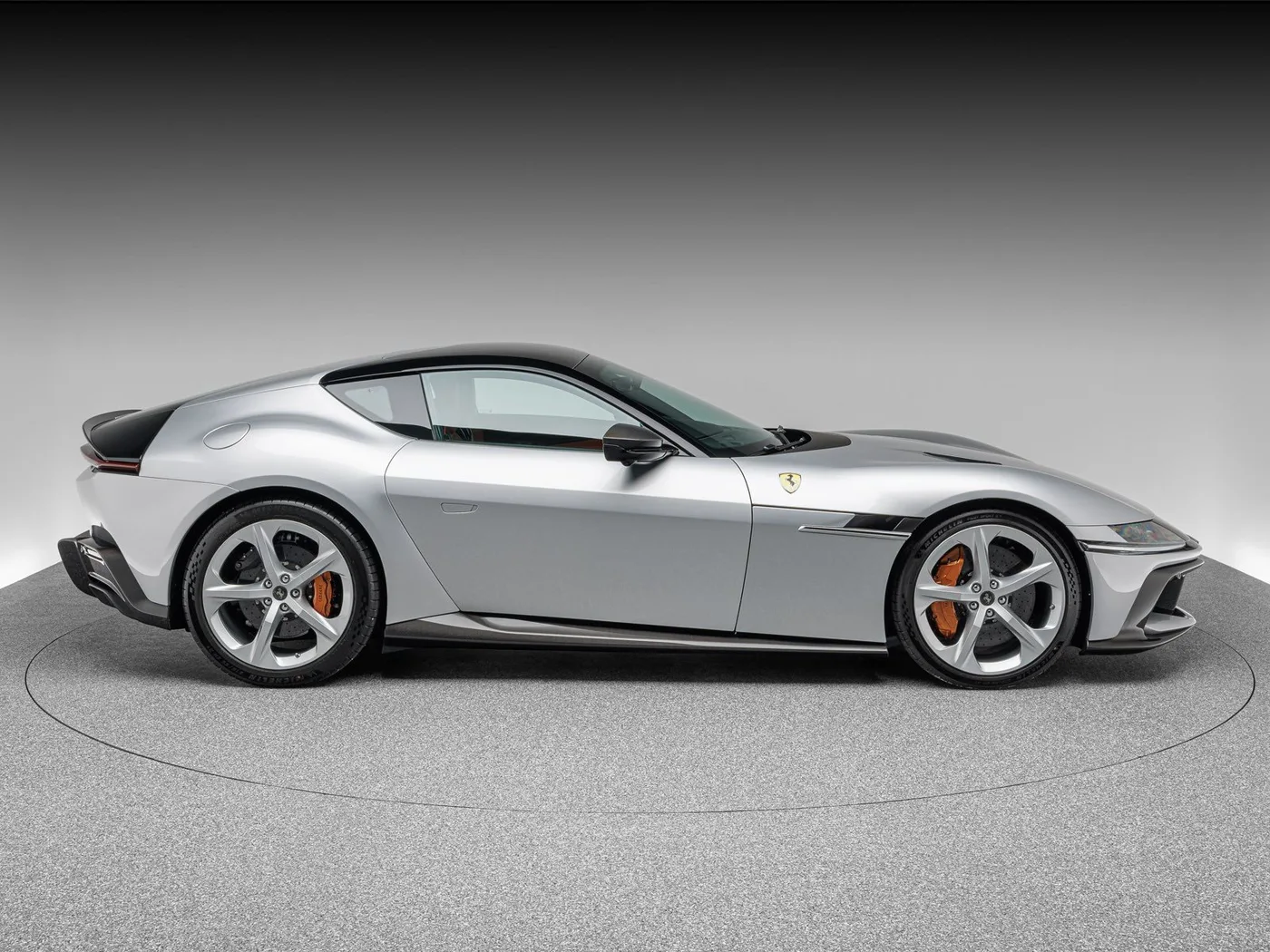 2025 Ferrari 12Cilindri proposée par un concessionnaire spécialisé à Böblingen, Allemagne, photo 8 sur 15