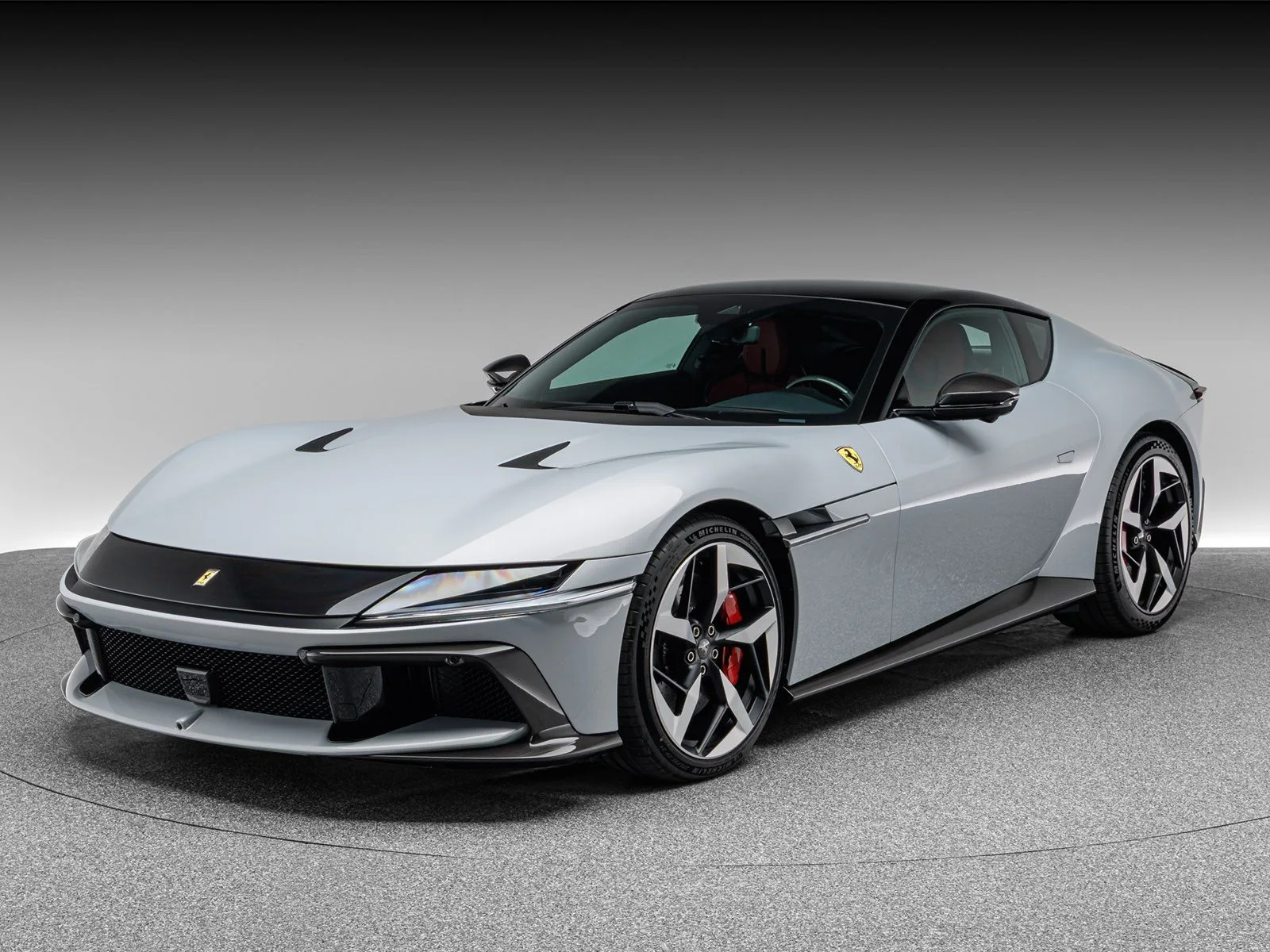 2025 Ferrari 12Cilindri proposée par un concessionnaire spécialisé à Böblingen, Allemagne, photo principale