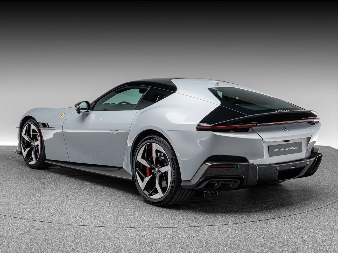 2025 Ferrari 12Cilindri proposée par un concessionnaire spécialisé à Böblingen, Allemagne, photo 3 sur 15
