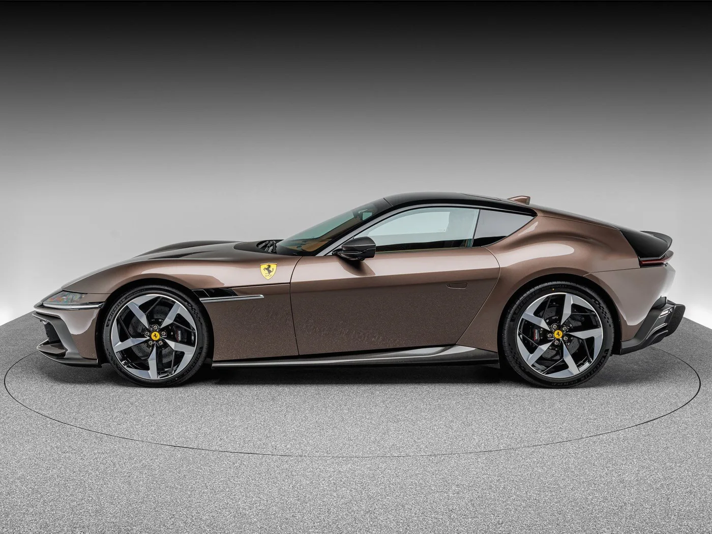 2025 Ferrari 12Cilindri offered by a specialist dealer in Böblingen, Germany, photo 2 of 15