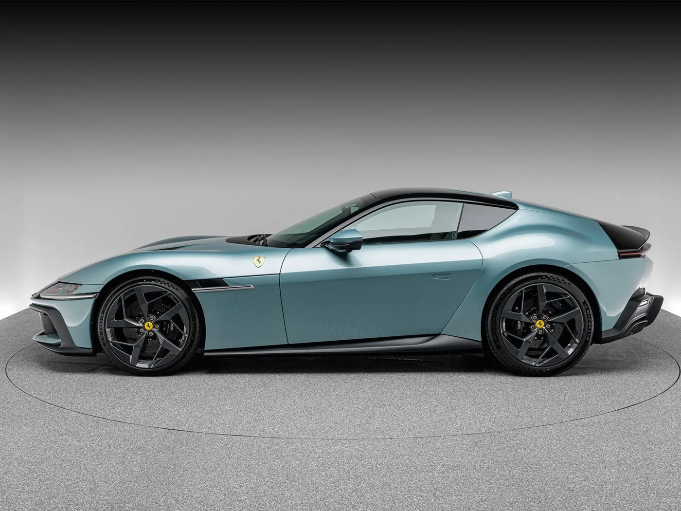 2025 Ferrari 12Cilindri offered by a specialist dealer in Böblingen, Germany, photo 2 of 15