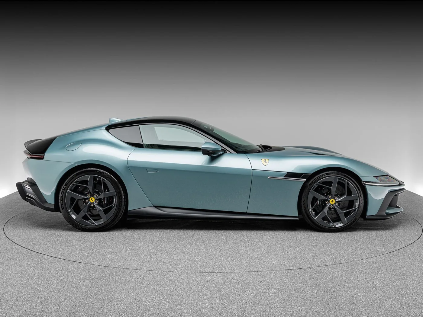 2025 Ferrari 12Cilindri offered by a specialist dealer in Böblingen, Germany, photo 8 of 15