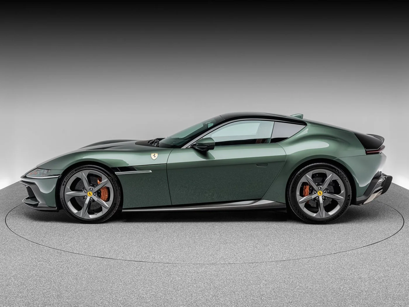 2025 Ferrari 12Cilindri proposée par un concessionnaire spécialisé à Böblingen, Allemagne, photo 2 sur 15