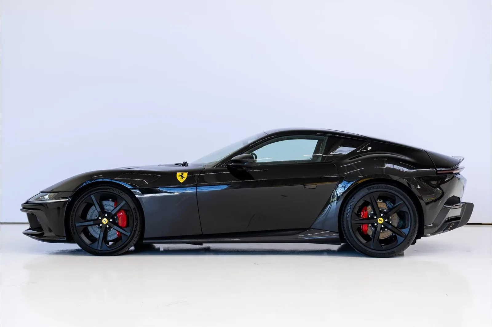 2025 Ferrari 12Cilindri, 3/13