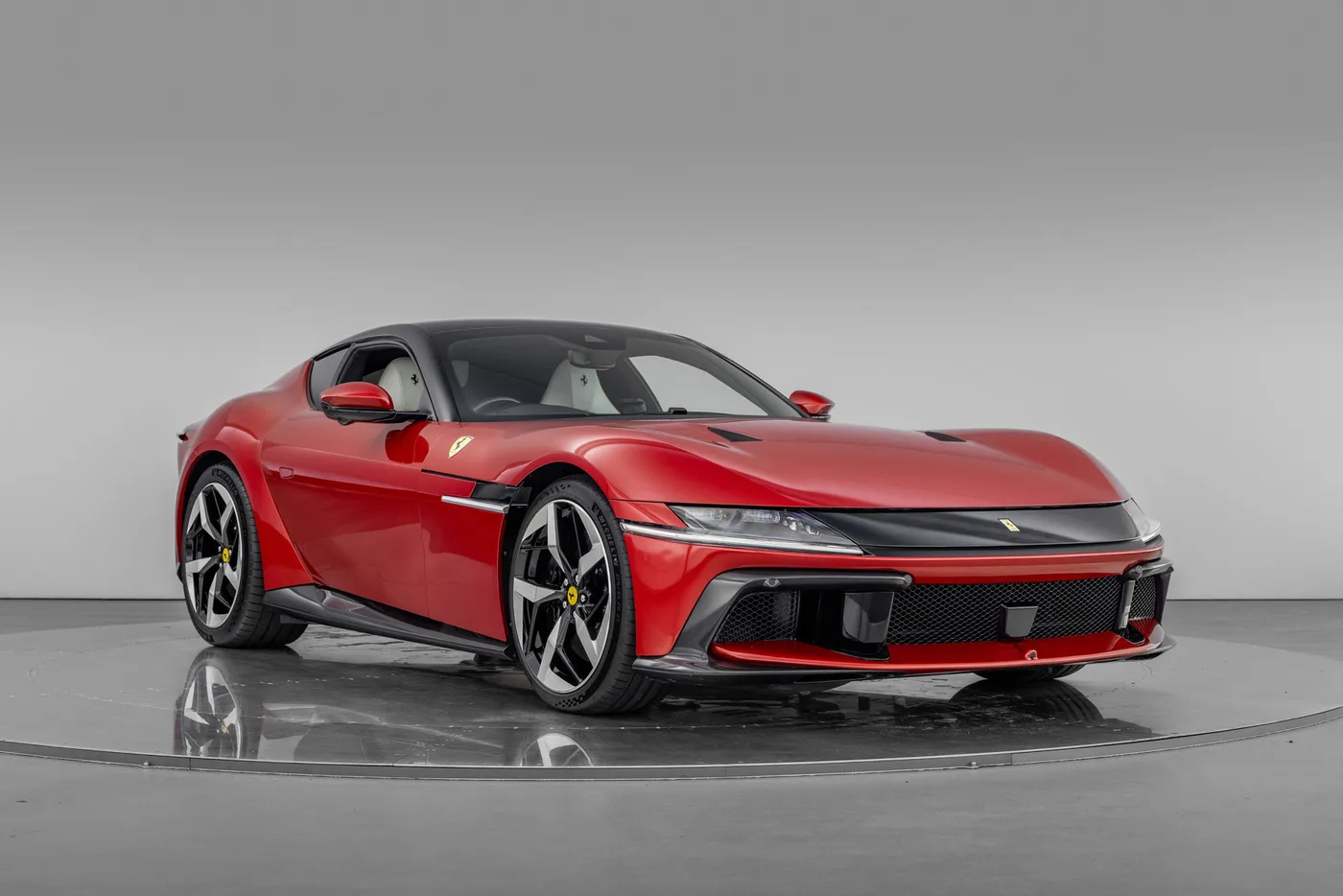 2025 Ferrari 12Cilindri proposée par un groupe de concessions agréées à Hatfield, Royaume-Uni, photo 6 sur 25