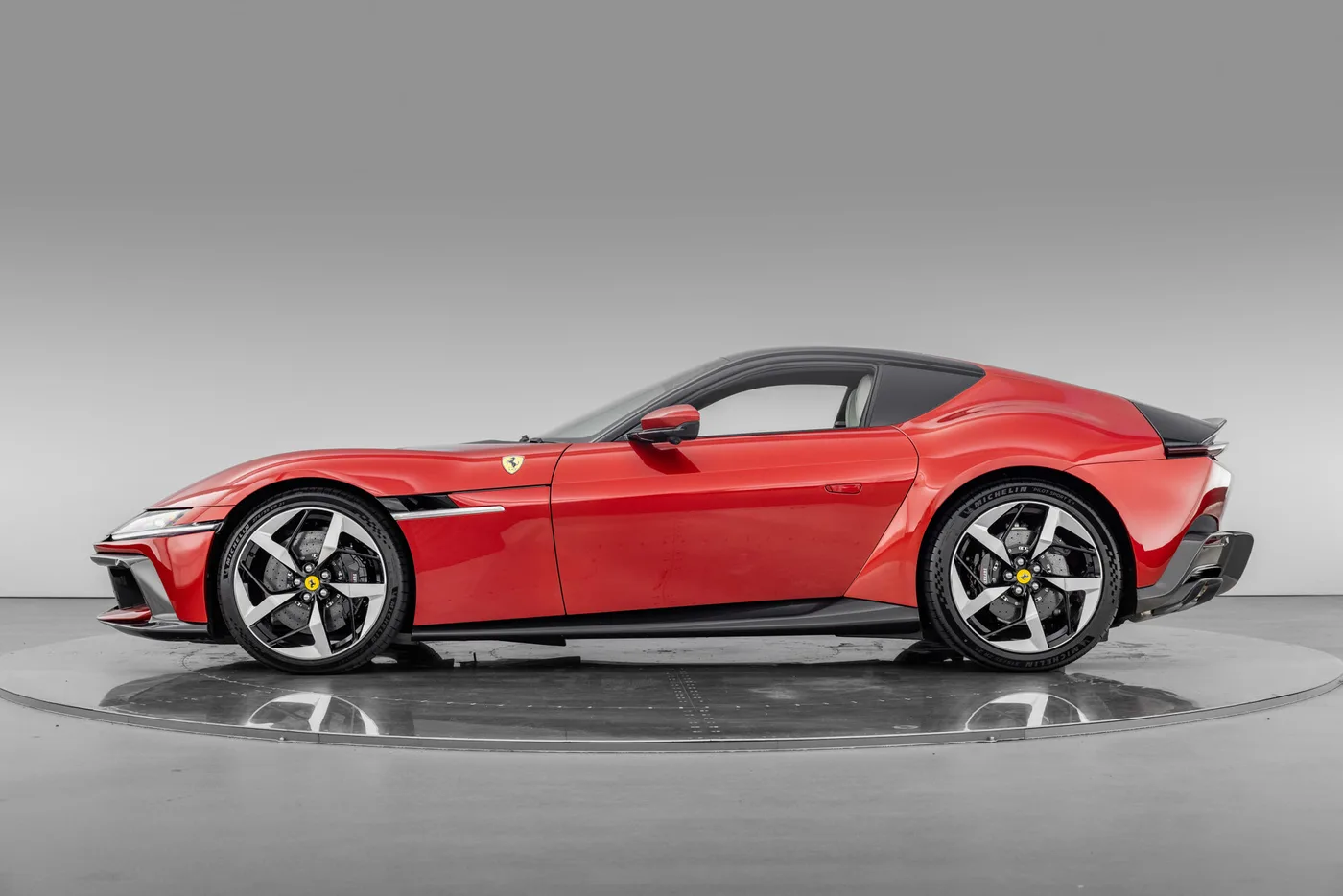 2025 Ferrari 12Cilindri proposée par un groupe de concessions agréées à Hatfield, Royaume-Uni, photo 7 sur 25