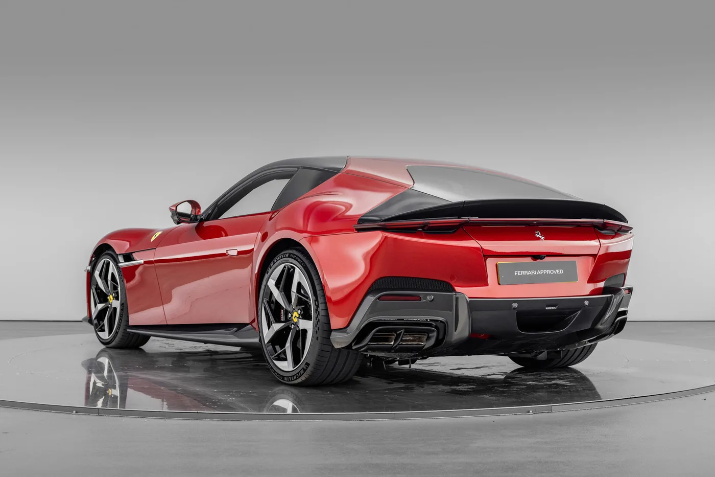 2025 Ferrari 12Cilindri proposée par un groupe de concessions agréées à Hatfield, Royaume-Uni, photo 8 sur 25