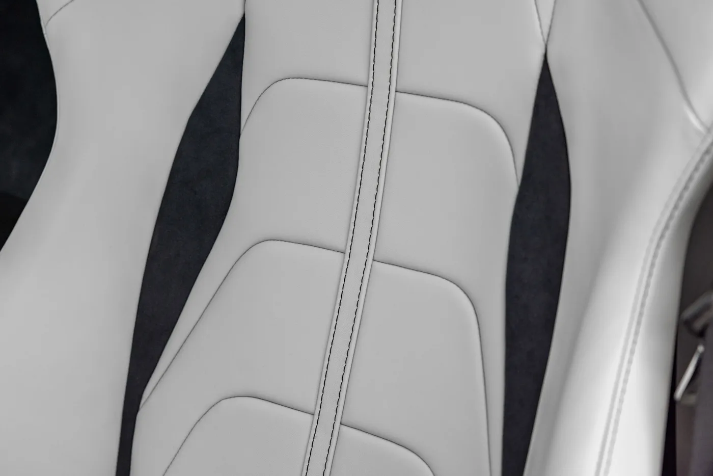 2025 Ferrari 12Cilindri proposée par un groupe de concessions agréées à Hatfield, Royaume-Uni, photo 14 sur 25
