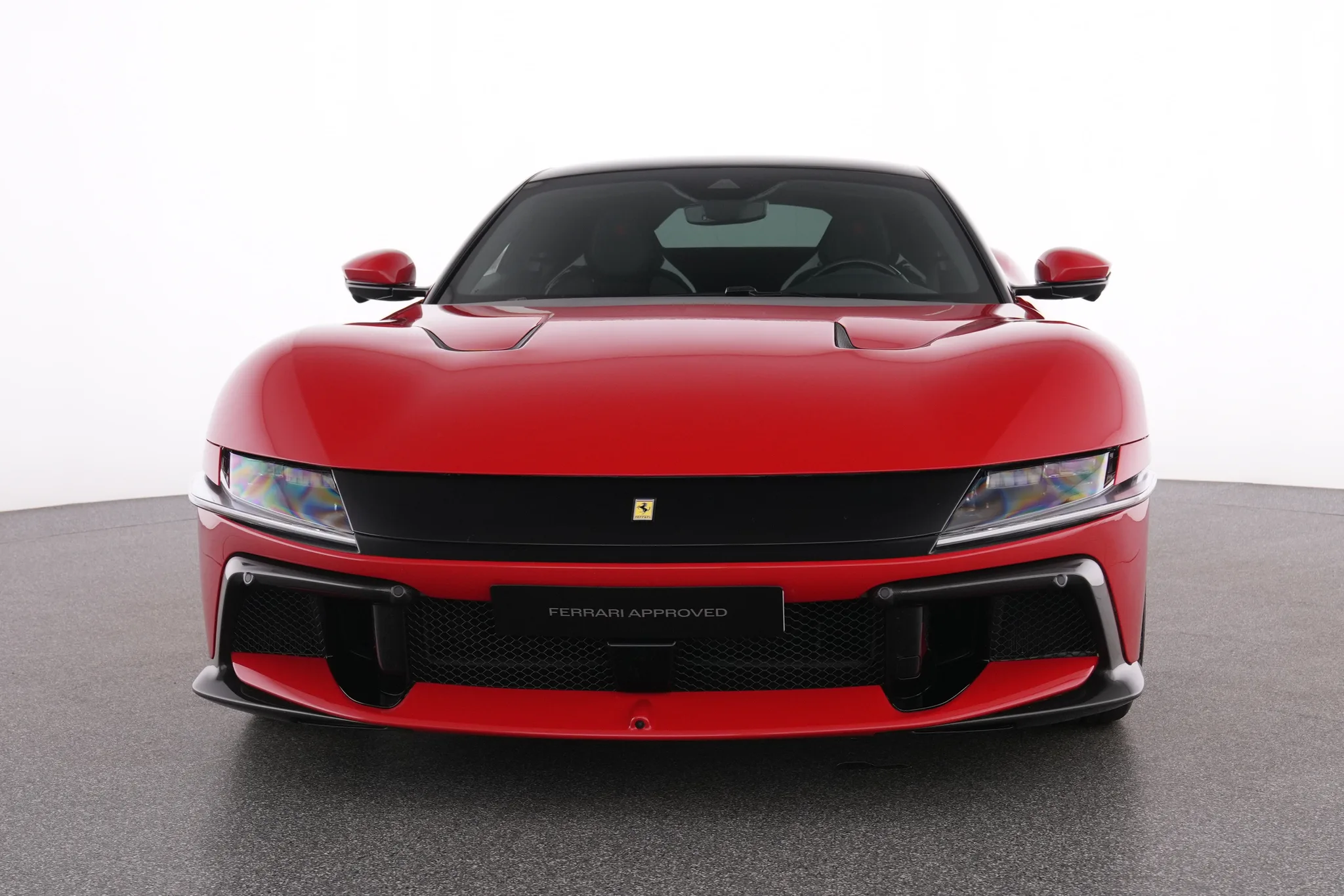 2025 Ferrari 12Cilindri proposée par un concessionnaire spécialisé à Meerbusch, Allemagne, photo principale