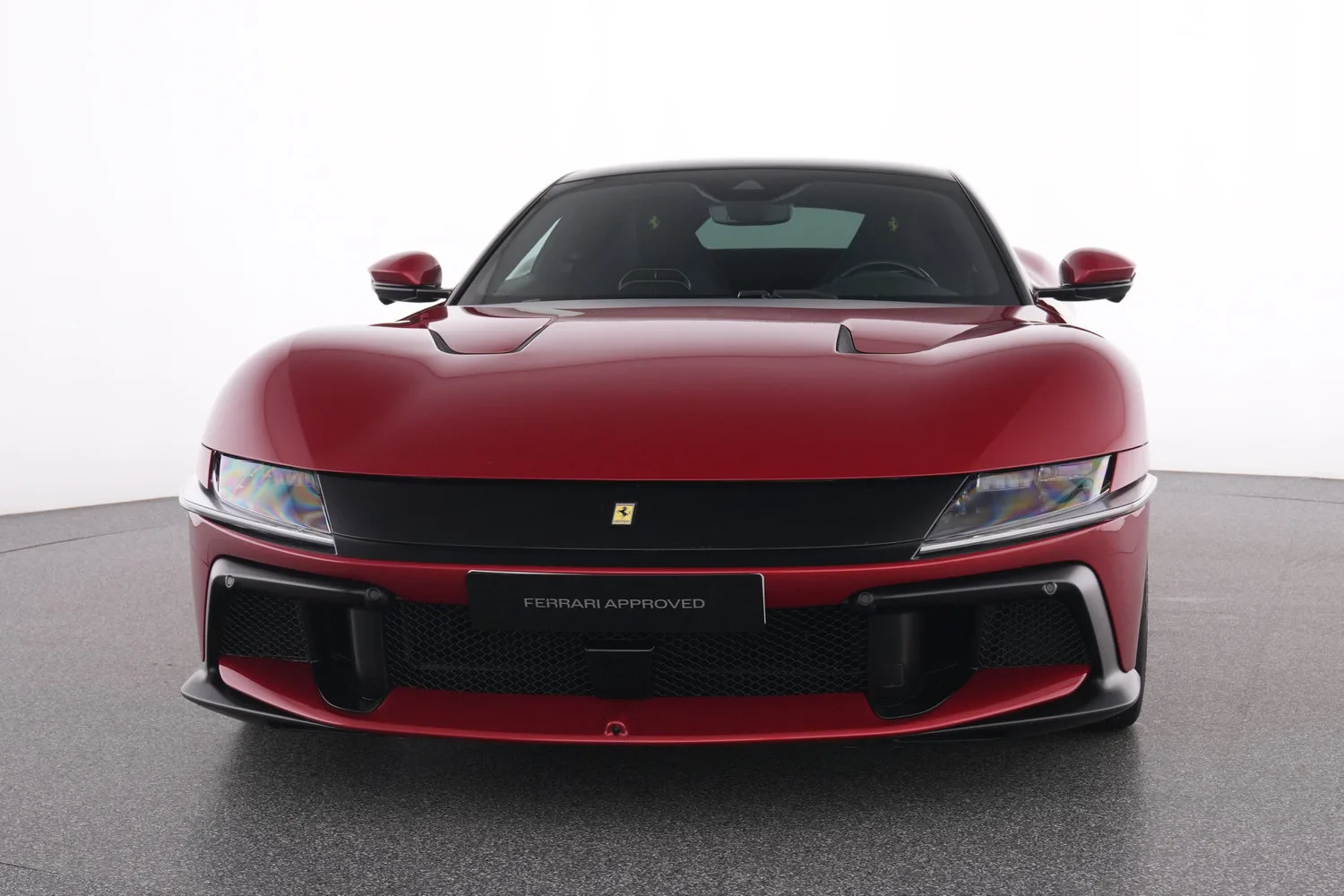 2025 Ferrari 12Cilindri, 2/6
