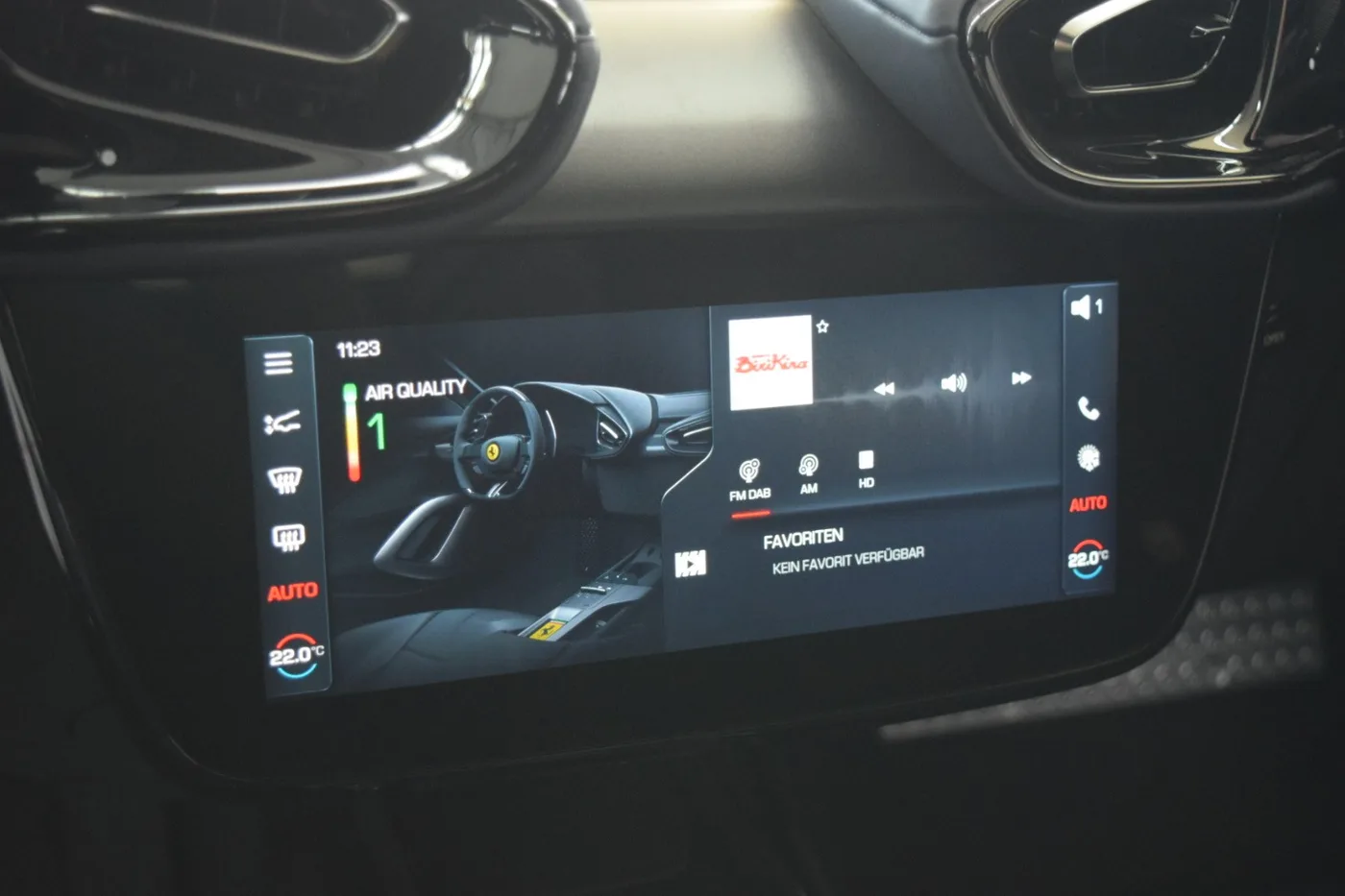 2025 Ferrari 12Cilindri offered by a specialist dealer in Pfaffenhofen an der Ilm, Germany, photo 11 of 15