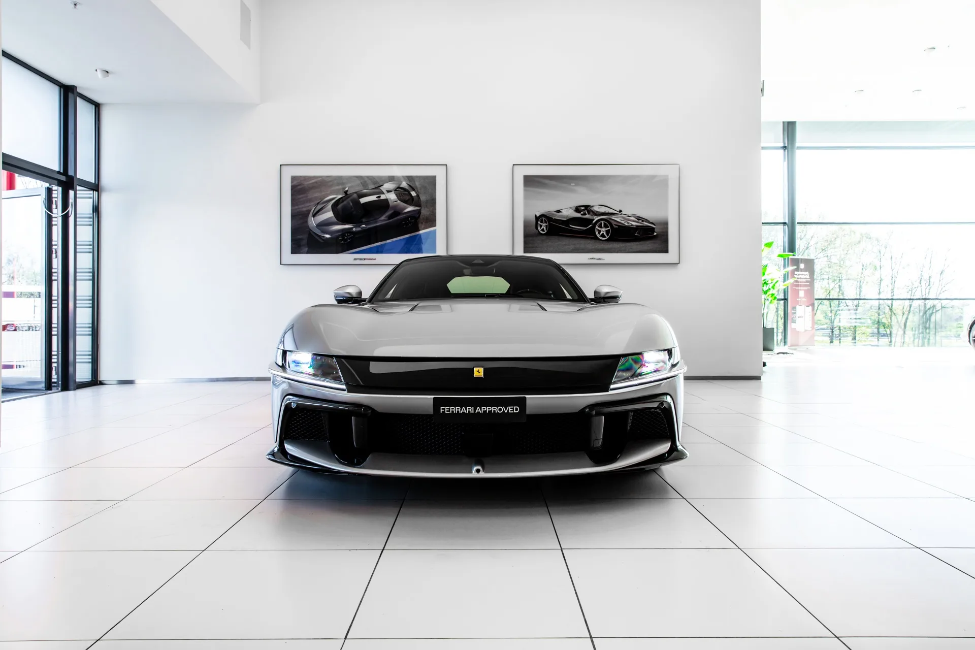 2025 Ferrari 12Cilindri angeboten von einem Fachhändler in Hengelo, Niederlande, Hauptfoto