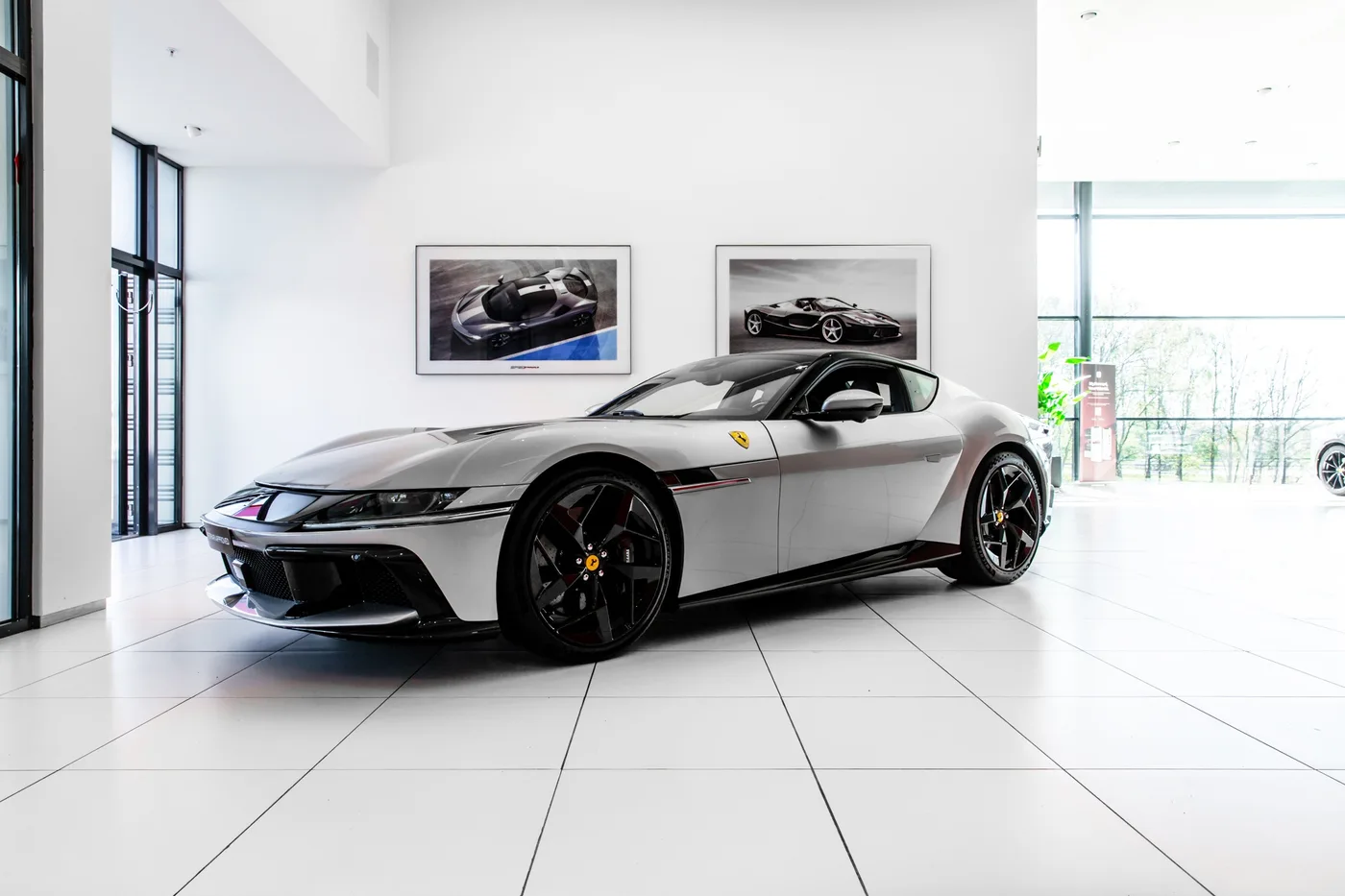 2025 Ferrari 12Cilindri angeboten von einem Fachhändler in Hengelo, Niederlande, Foto 2 von 15
