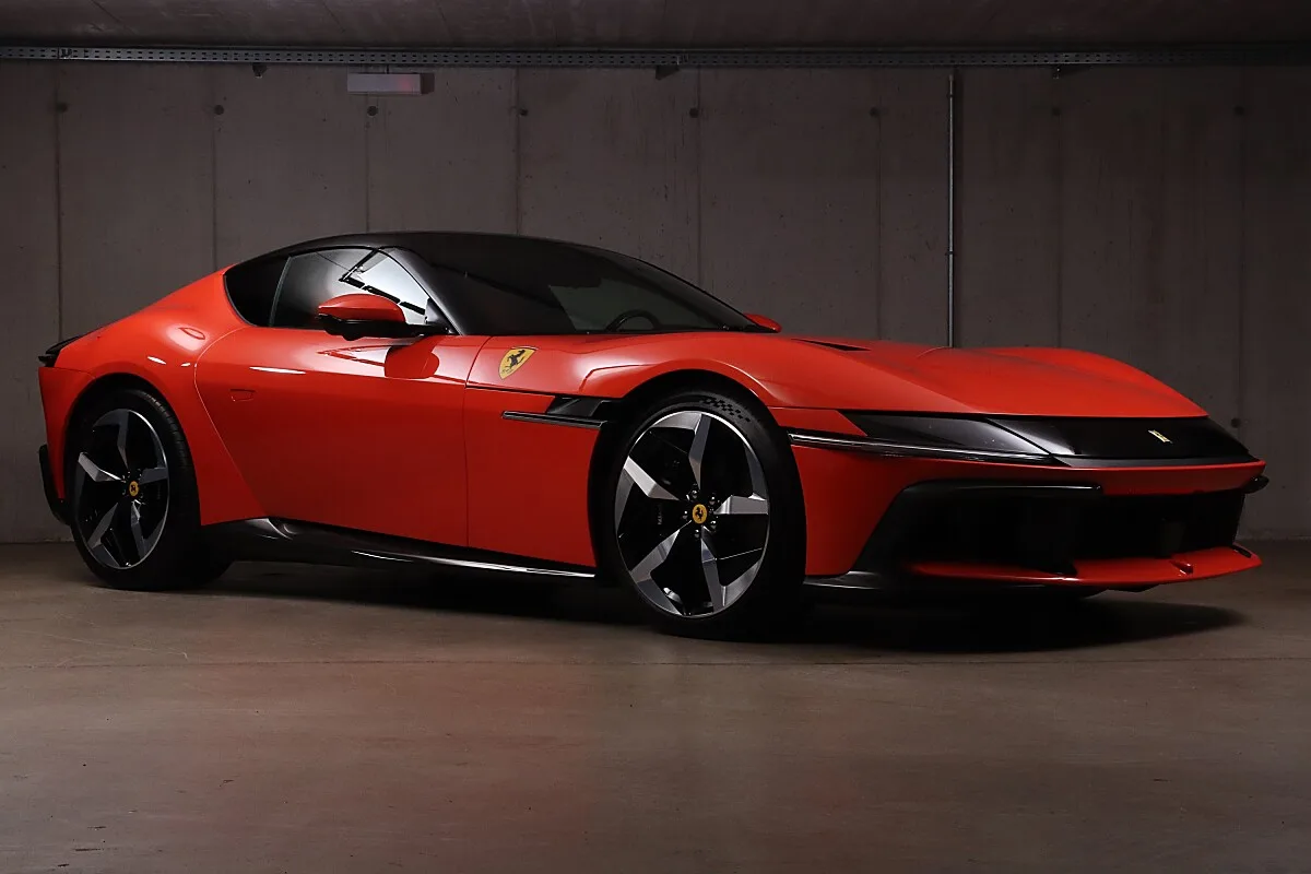 2025 Ferrari 12Cilindri proposée par un concessionnaire spécialisé à Unterweitersdorf, Autriche, photo principale