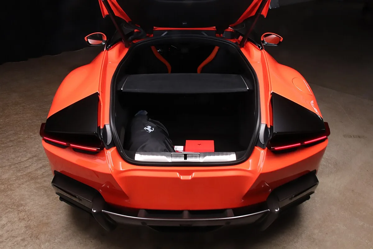 2025 Ferrari 12Cilindri proposée par un concessionnaire spécialisé à Unterweitersdorf, Autriche, photo 5 sur 15