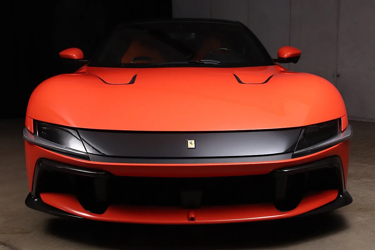 2025 Ferrari 12Cilindri proposée par un concessionnaire spécialisé à Unterweitersdorf, Autriche, photo 10 sur 15
