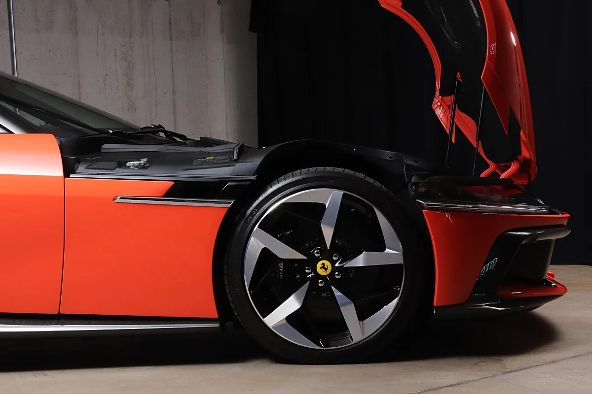 2025 Ferrari 12Cilindri proposée par un concessionnaire spécialisé à Unterweitersdorf, Autriche, photo 14 sur 15