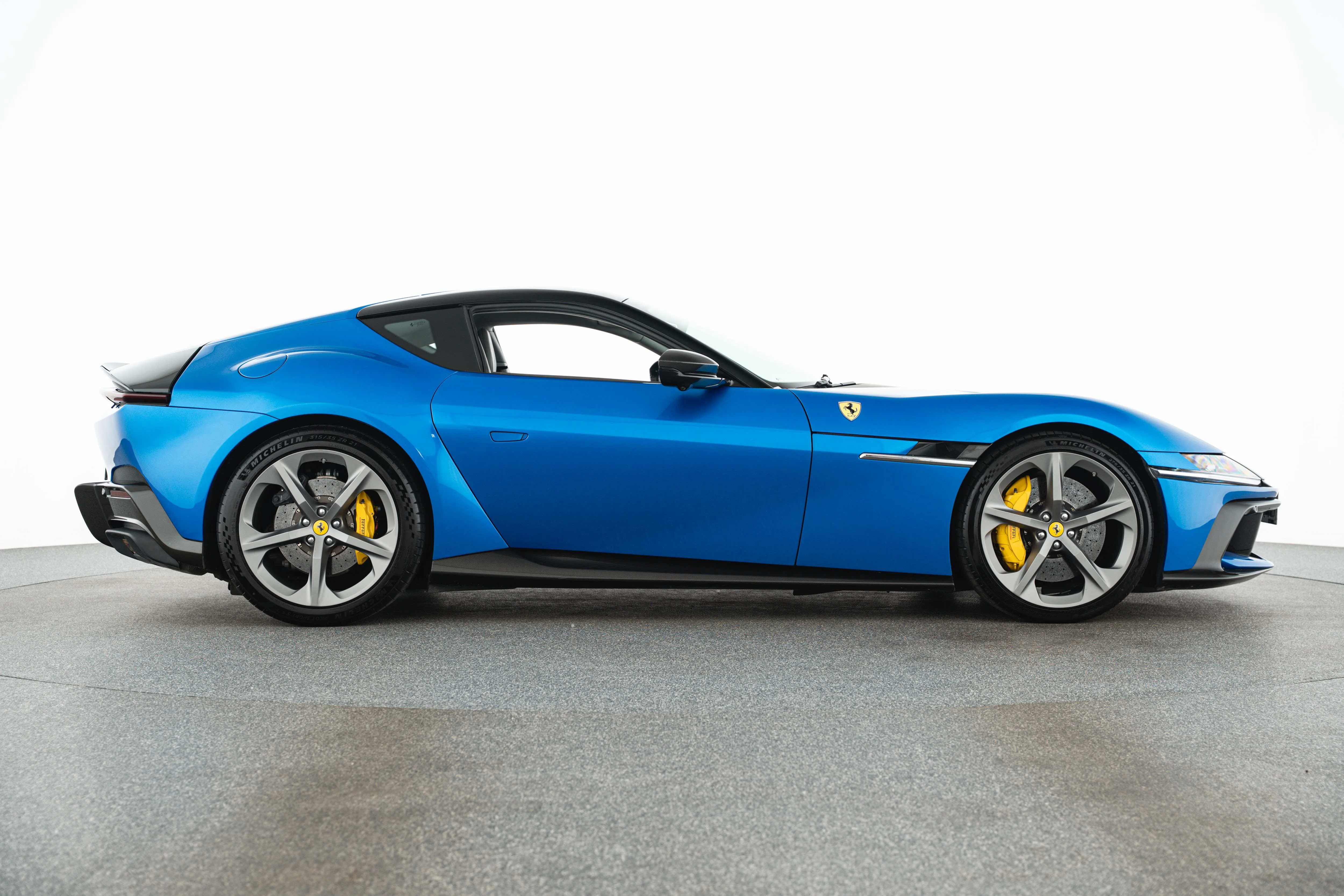 2025 Ferrari 12Cilindri, 4/30