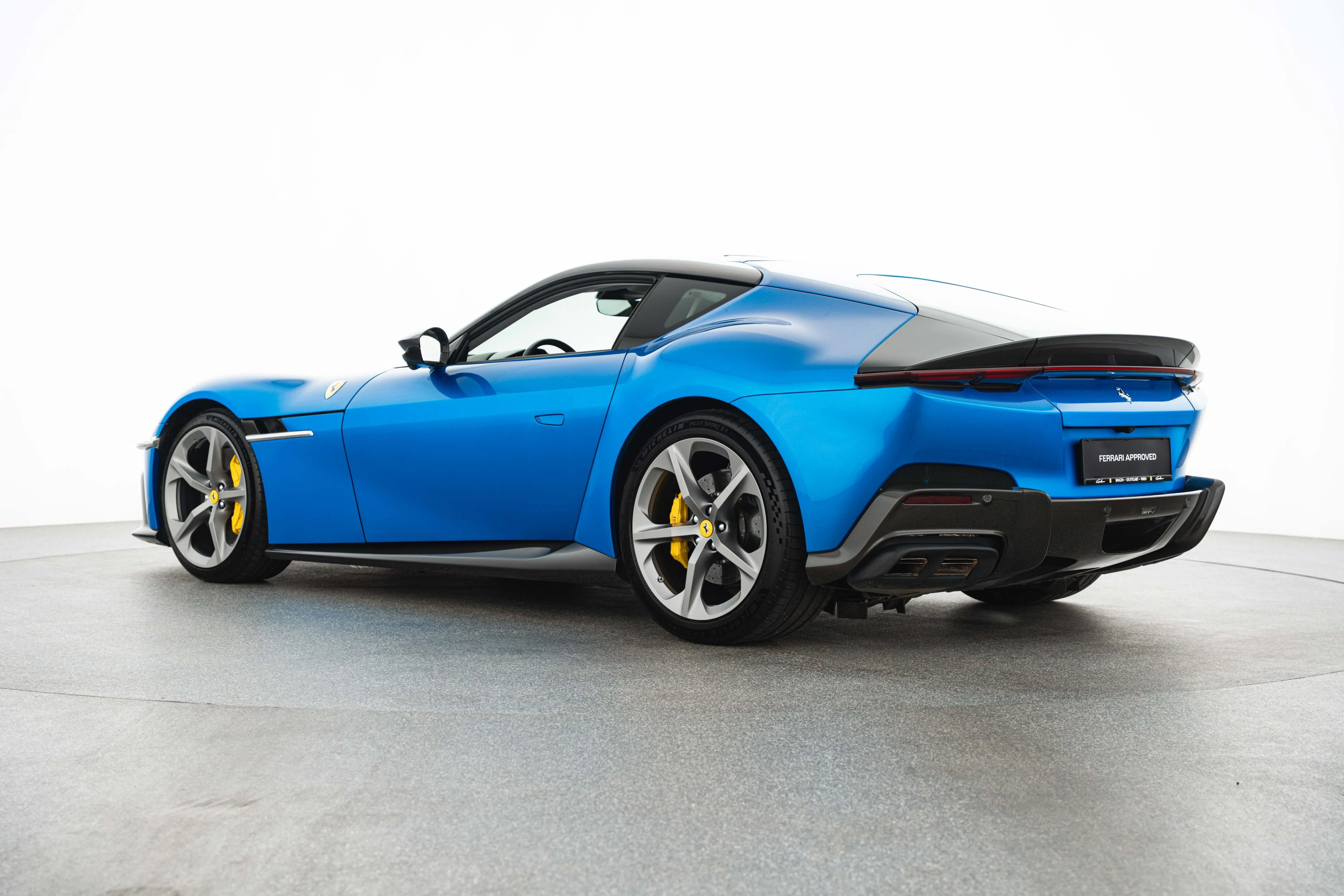 2025 Ferrari 12Cilindri, 7/30