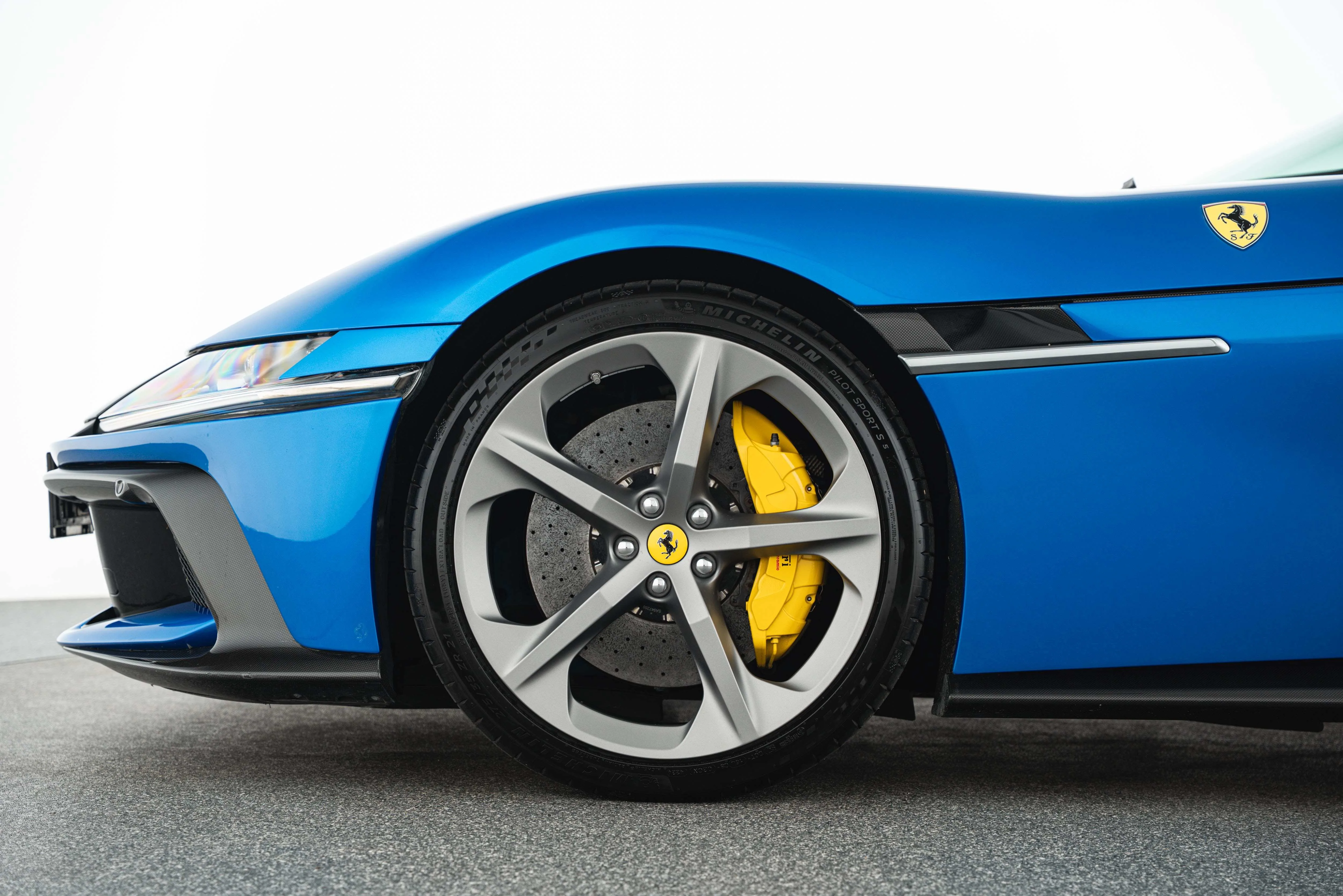 2025 Ferrari 12Cilindri, 9/30