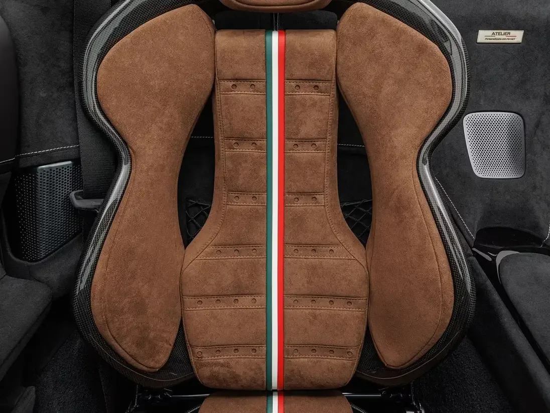 2025 Ferrari 12Cilindri Spider, 7/8