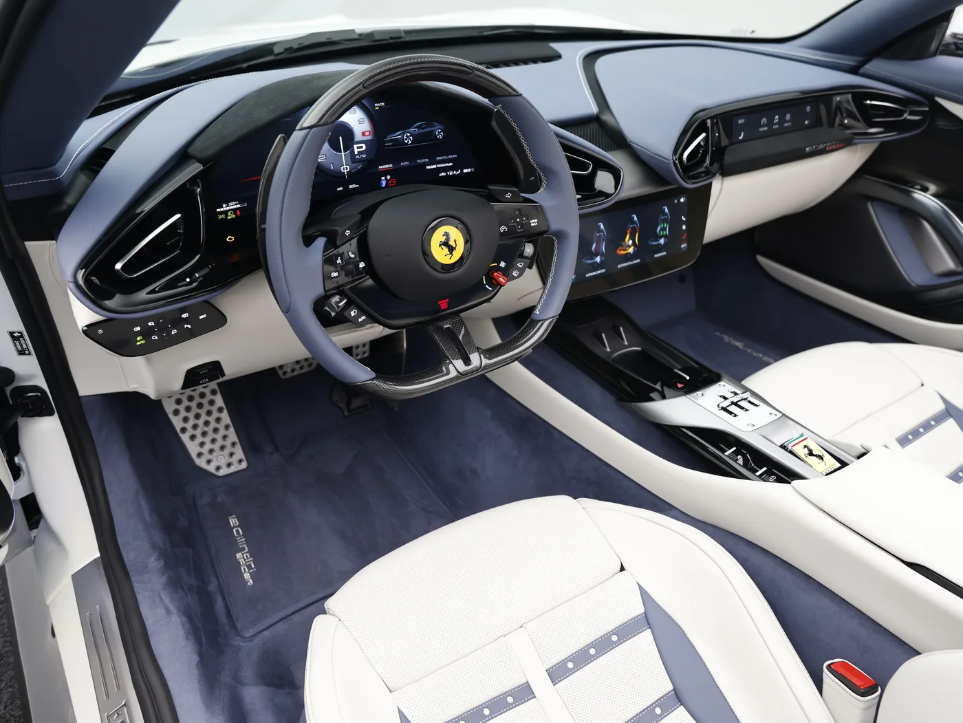 2025 Ferrari 12Cilindri Spider proposée par un concessionnaire spécialisé à Frankfurt am Main, Allemagne, photo 5 sur 15