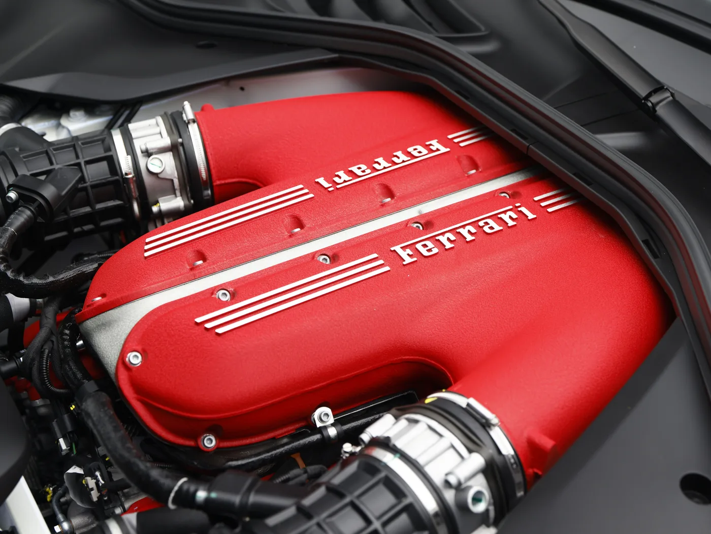 2025 Ferrari 12Cilindri Spider proposée par un concessionnaire spécialisé à Frankfurt am Main, Allemagne, photo 8 sur 15