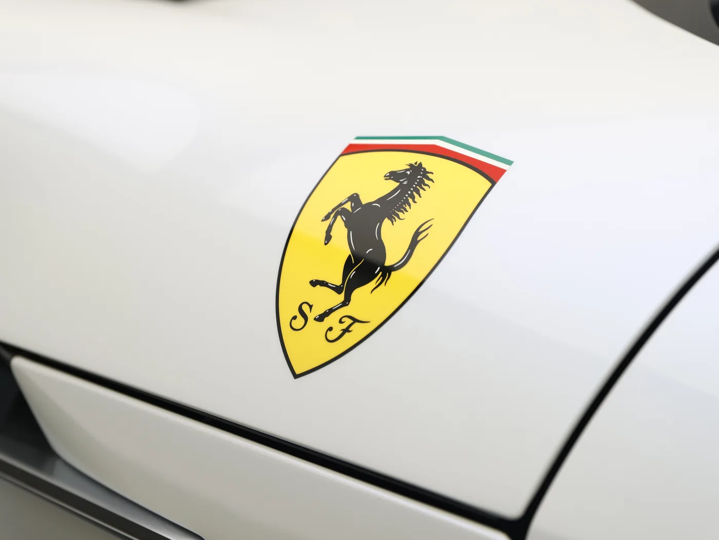 2025 Ferrari 12Cilindri Spider proposée par un concessionnaire spécialisé à Frankfurt am Main, Allemagne, photo 12 sur 15