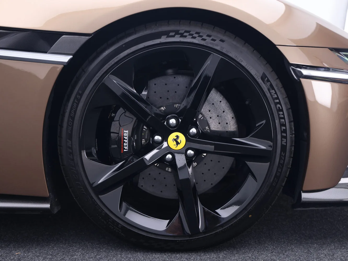 2025 Ferrari 12Cilindri Spider, 21/29