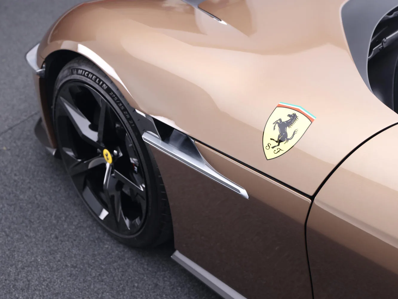 2025 Ferrari 12Cilindri Spider, 28/29