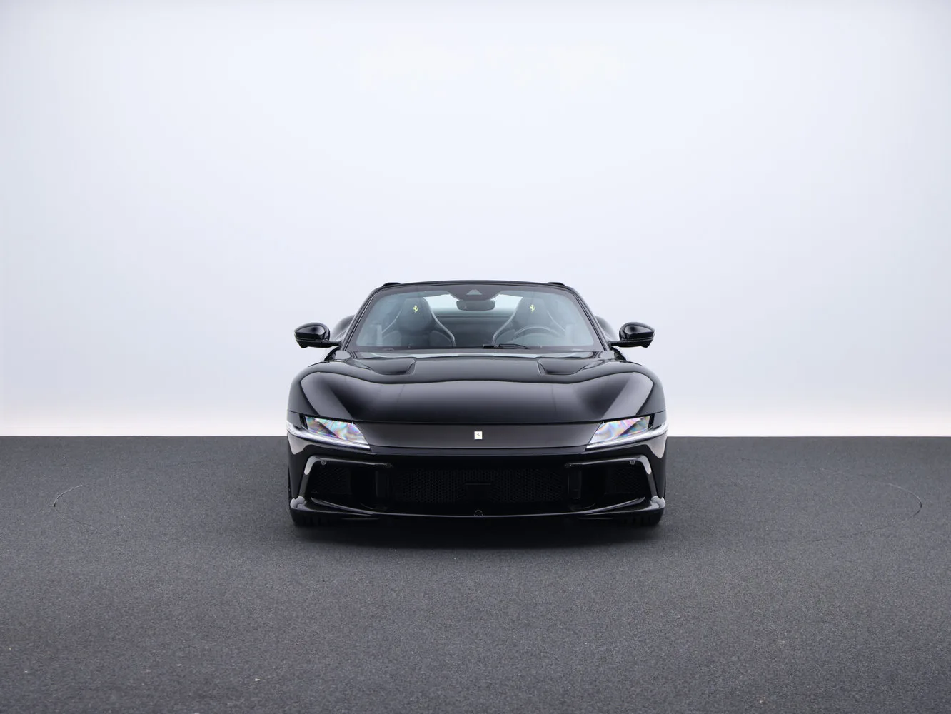 2025 Ferrari 12Cilindri Spider, 2/30