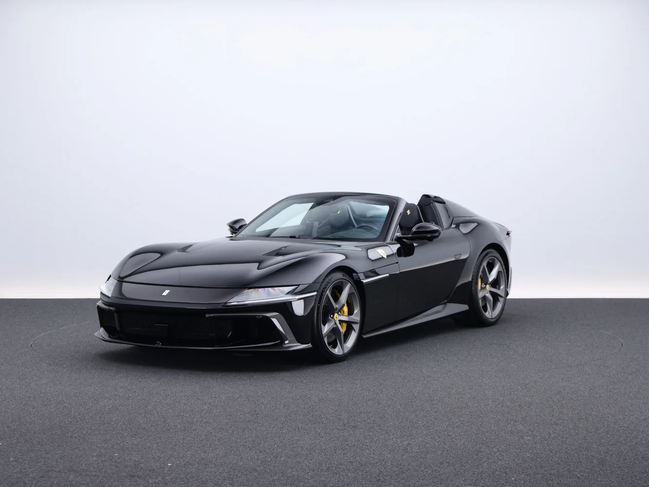 2025 Ferrari 12Cilindri Spider angeboten von einem Fachhändler in Frankfurt am Main, Deutschland, Hauptfoto