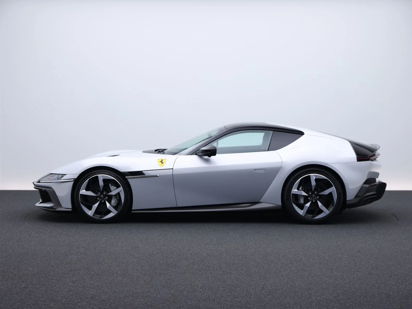 2025 Ferrari 12Cilindri, 8/29