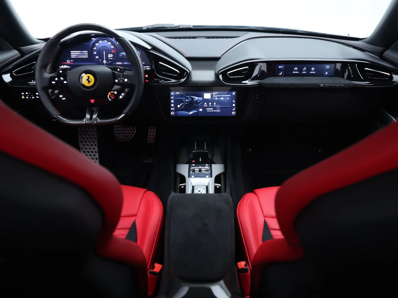 2025 Ferrari 12Cilindri, 10/29