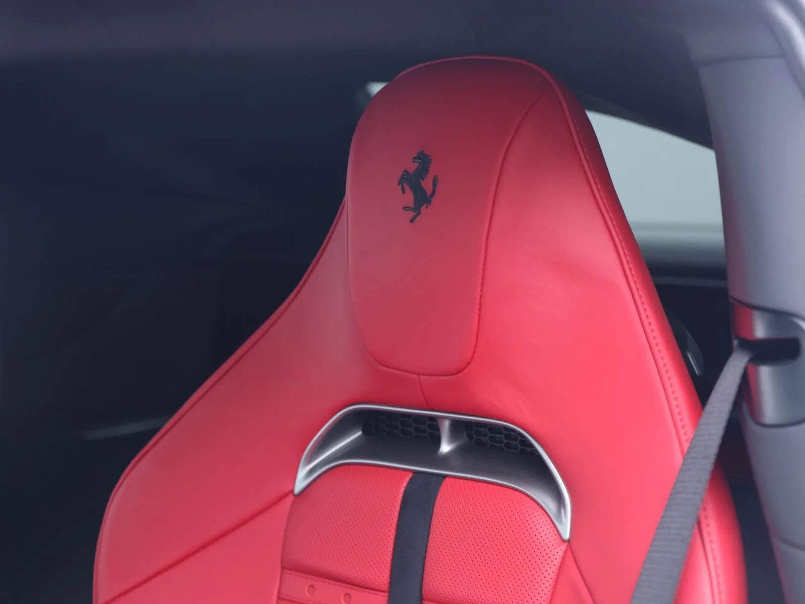 2025 Ferrari 12Cilindri, 13/29