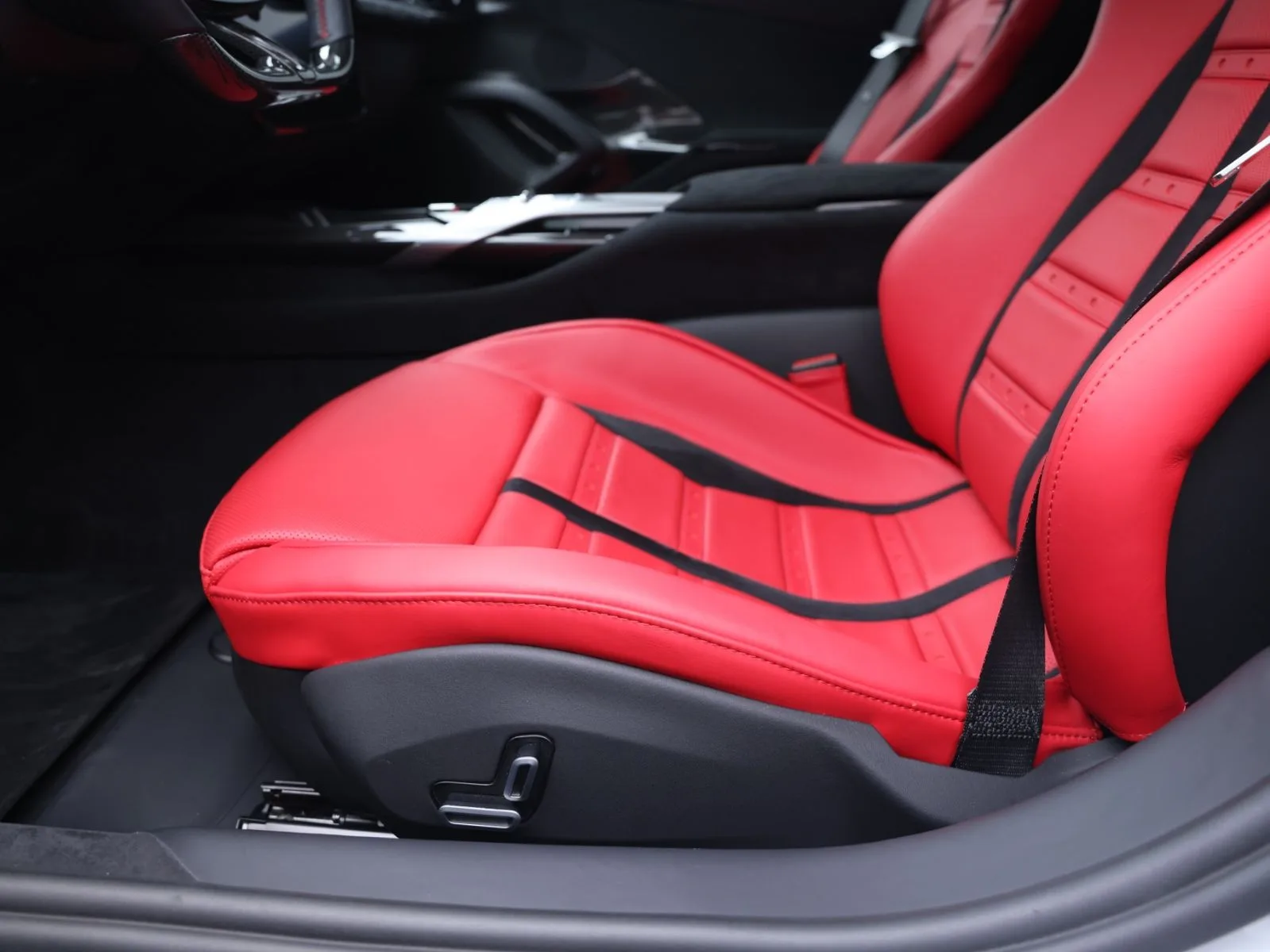 2025 Ferrari 12Cilindri, 25/29