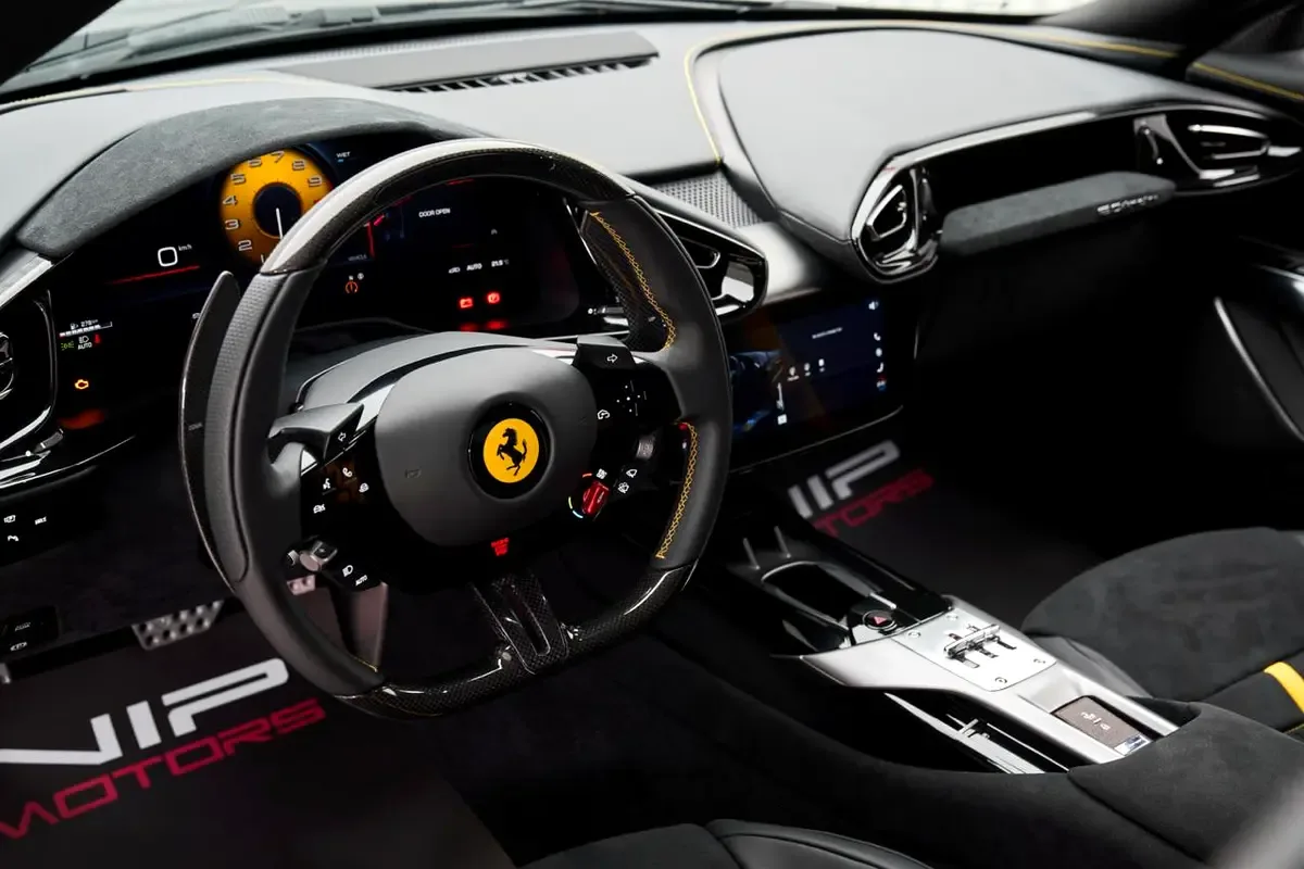2025 Ferrari 12Cilindri, 12/13