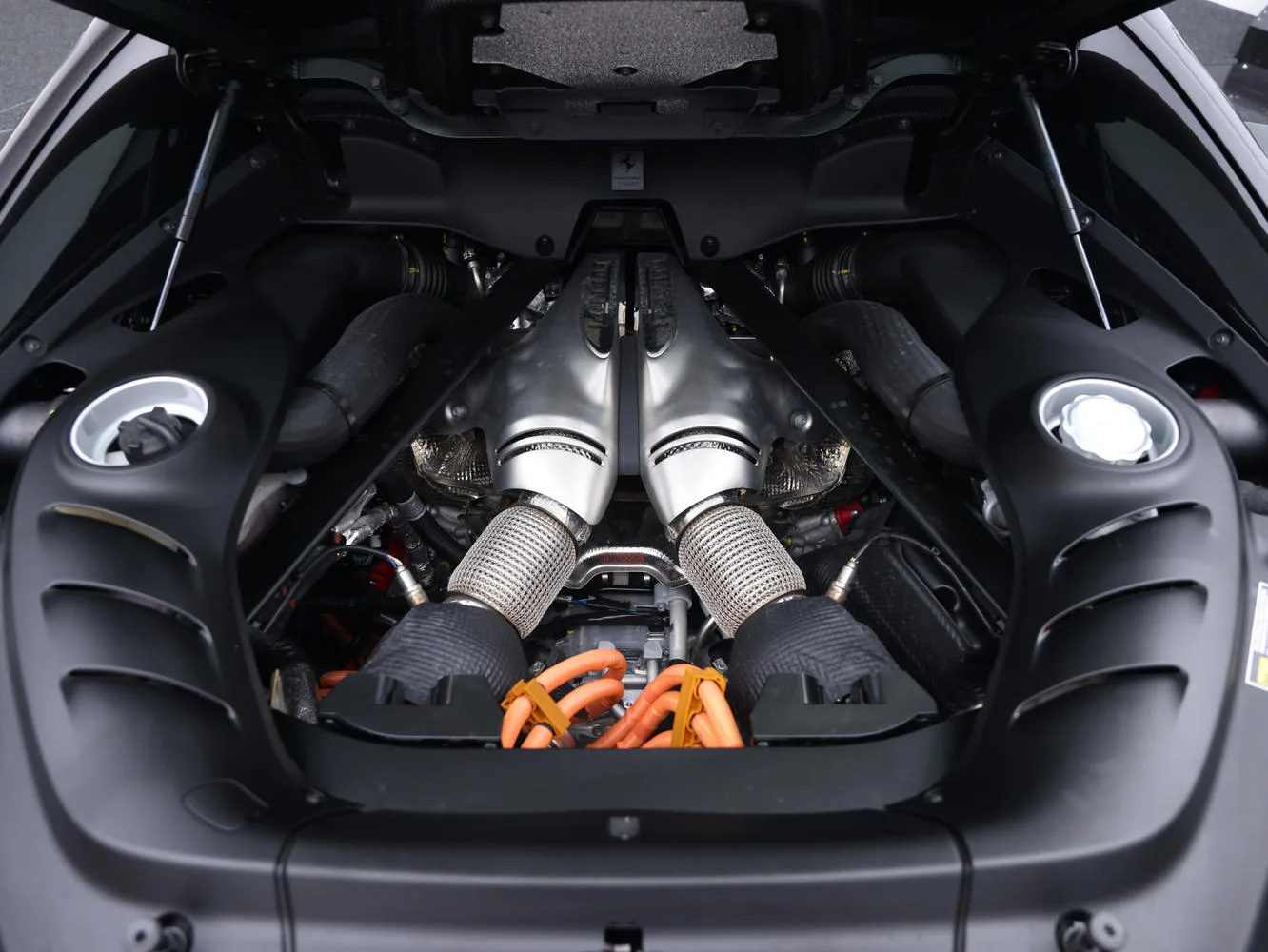 2025 Ferrari 296 GTB, 24/26