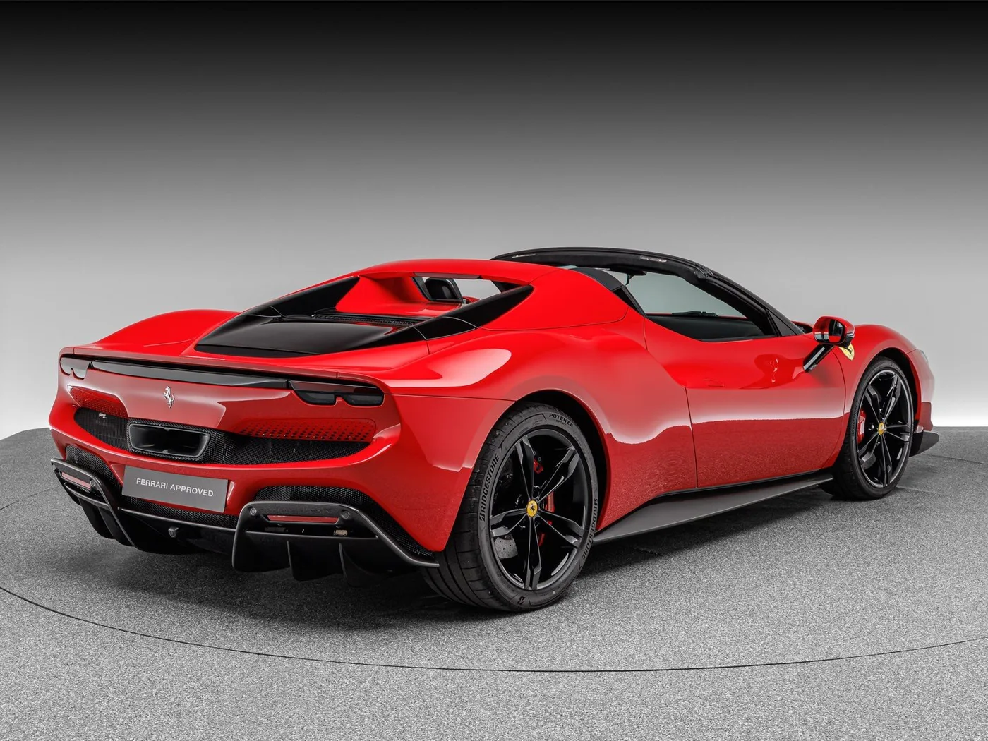 2025 Ferrari 296 GTS Assetto Fiorano proposée par un concessionnaire spécialisé à Böblingen, Allemagne, photo 8 sur 15